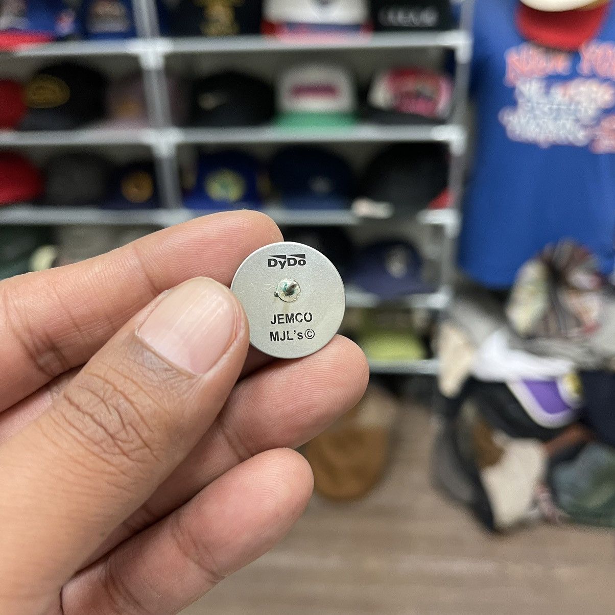 Michael Jackson ❗️NEED SOLD ASAP❗️vintage pins micheal jackson 1995 Size ONE SIZE - 3 Thumbnail