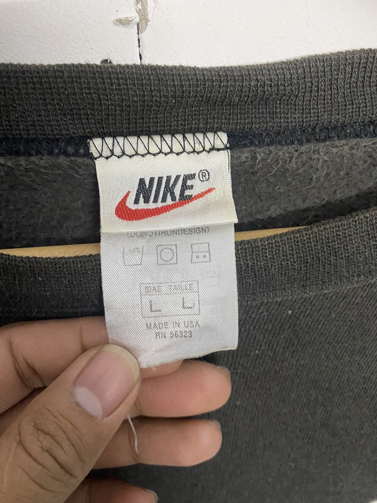 Nike × Vintage Vintage 90s Nike Small Swoosh Embroidery Pullover Large Size US L / EU 52-54 / 3 - 5 Thumbnail