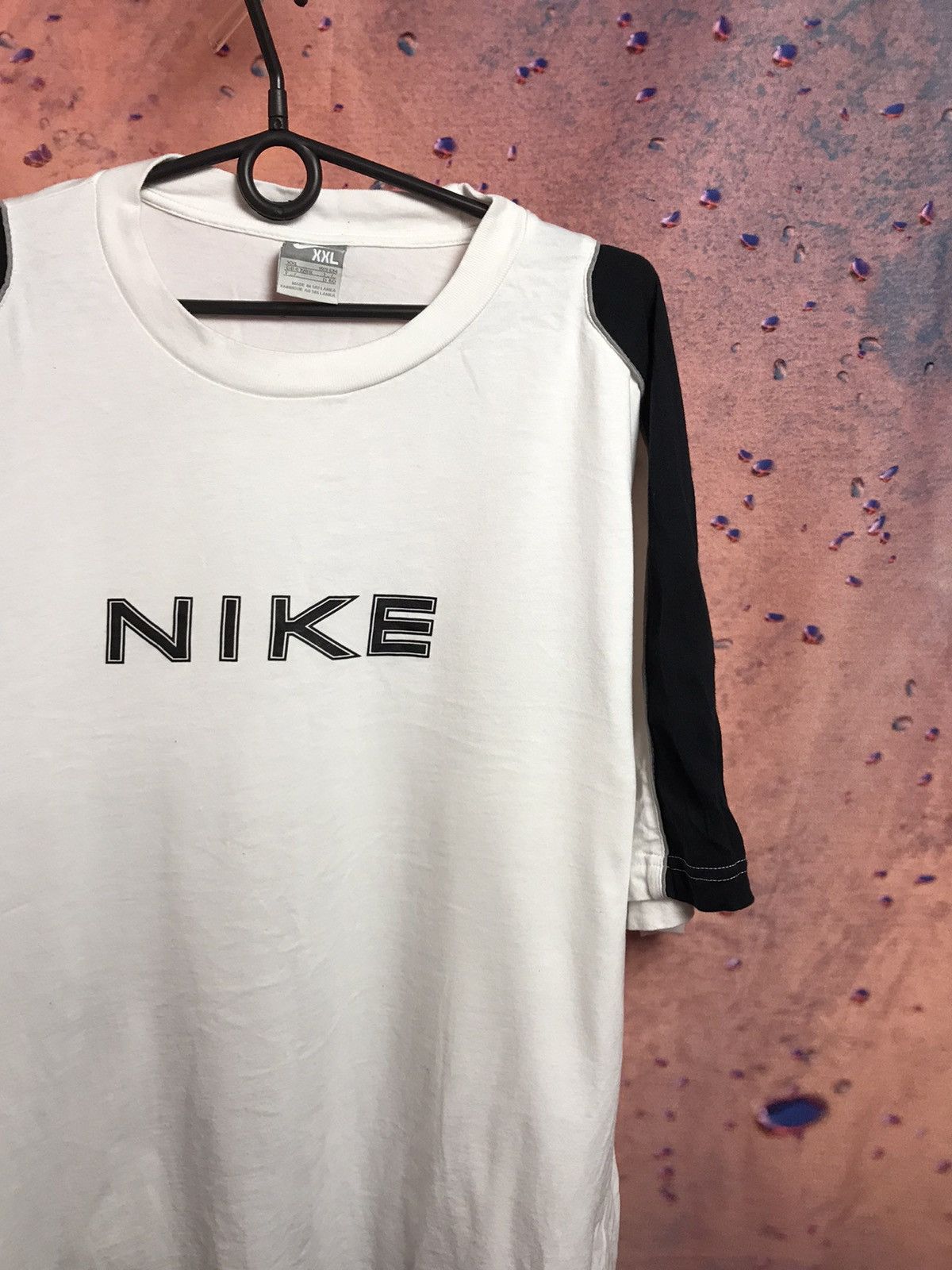 Nike × Vintage Vintage Nike centre logo streetwear tee Size US XL / EU 56 / 4 - 1 Thumbnail