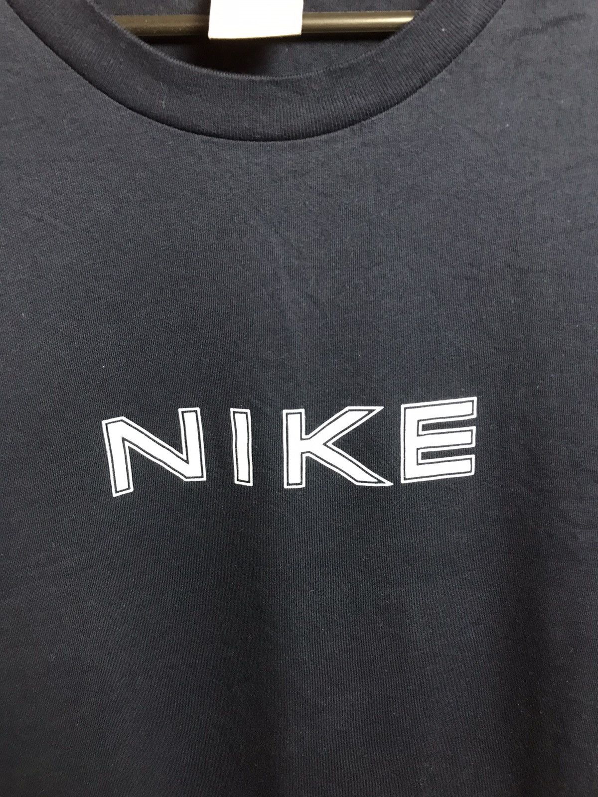 Vintage Vintage Nike centre logo streetwear tee Size US XL / EU 56 / 4 - 3 Thumbnail