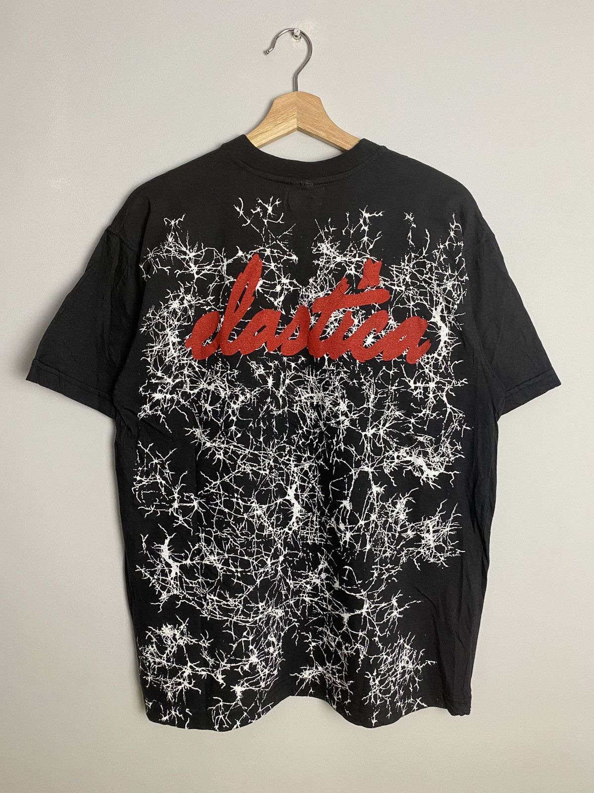Band Tees Rare Vintage 90s Elastica Brit Pop Suede Band Tshirt Size US XL / EU 56 / 4 - 2 Thumbnail