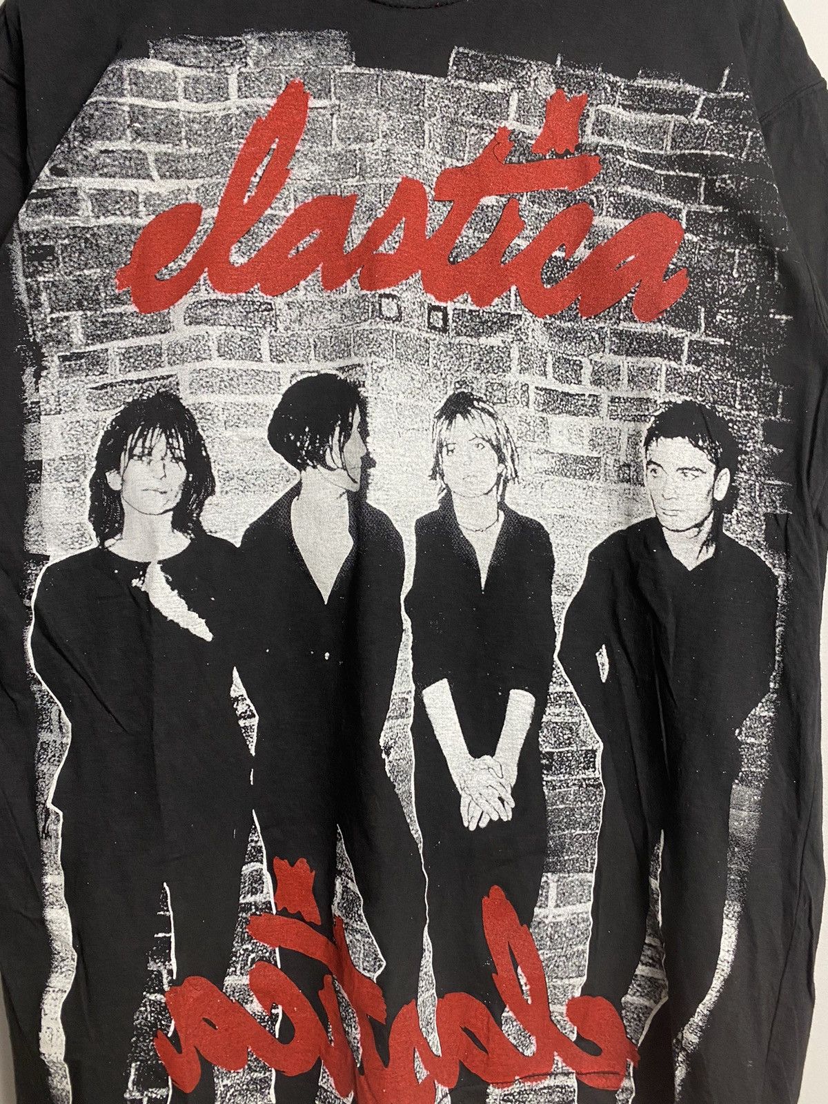 Band Tees Rare Vintage 90s Elastica Brit Pop Suede Band Tshirt Size US XL / EU 56 / 4 - 3 Thumbnail