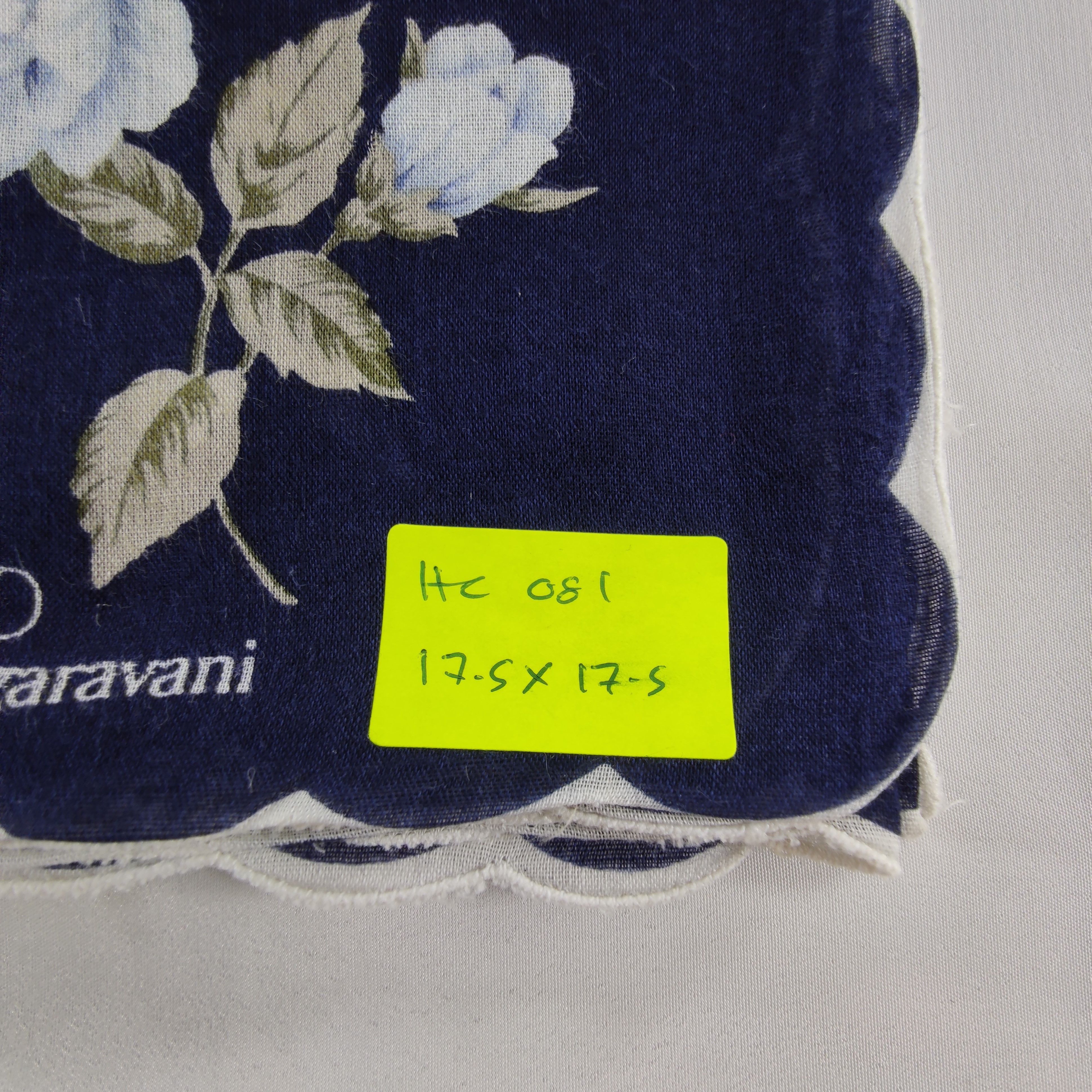 Vintage Valentino Garavani Handkerchief/Neckerchief/Bandana Size ONE SIZE - 5 Thumbnail