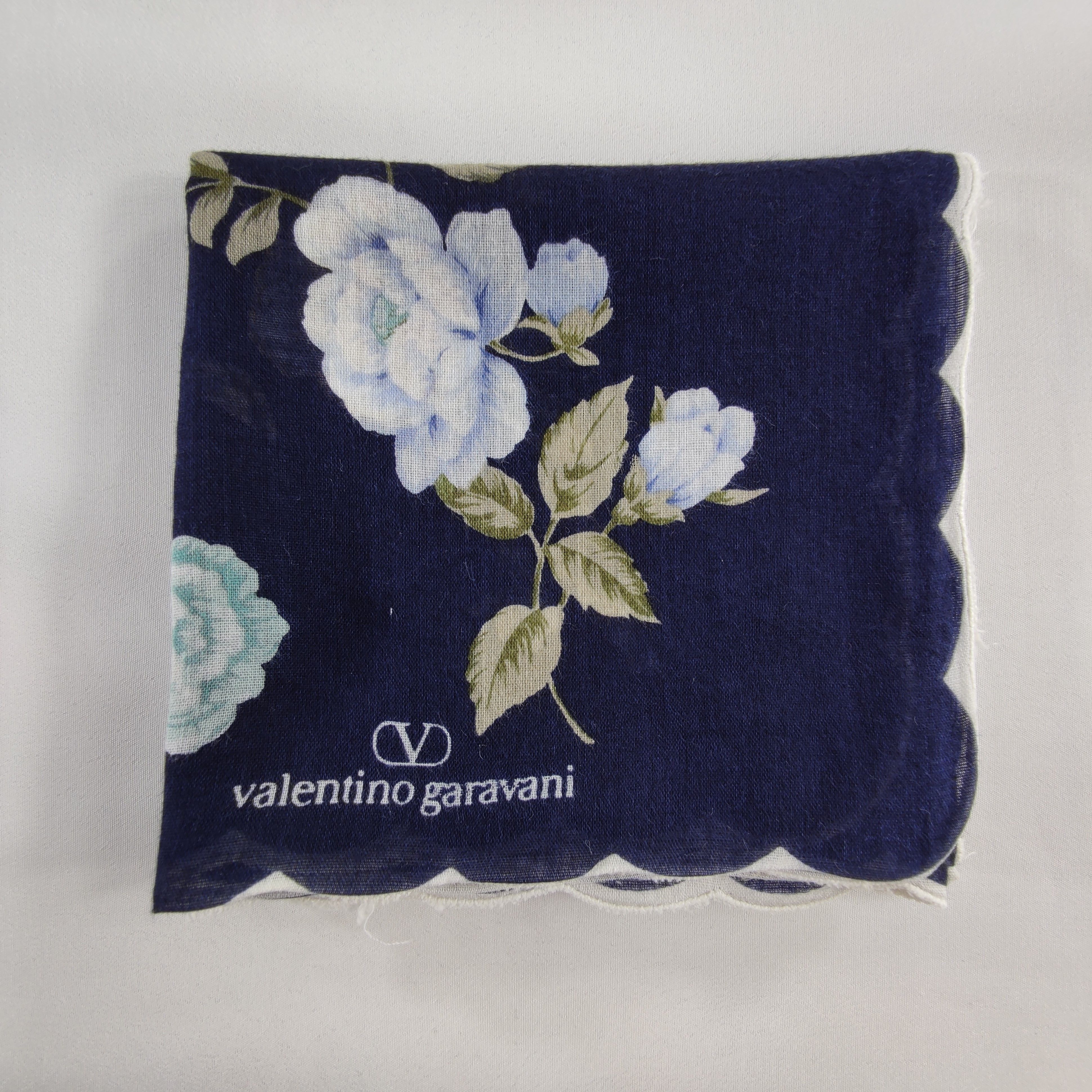 Vintage Valentino Garavani Handkerchief/Neckerchief/Bandana Size ONE SIZE - 4 Thumbnail