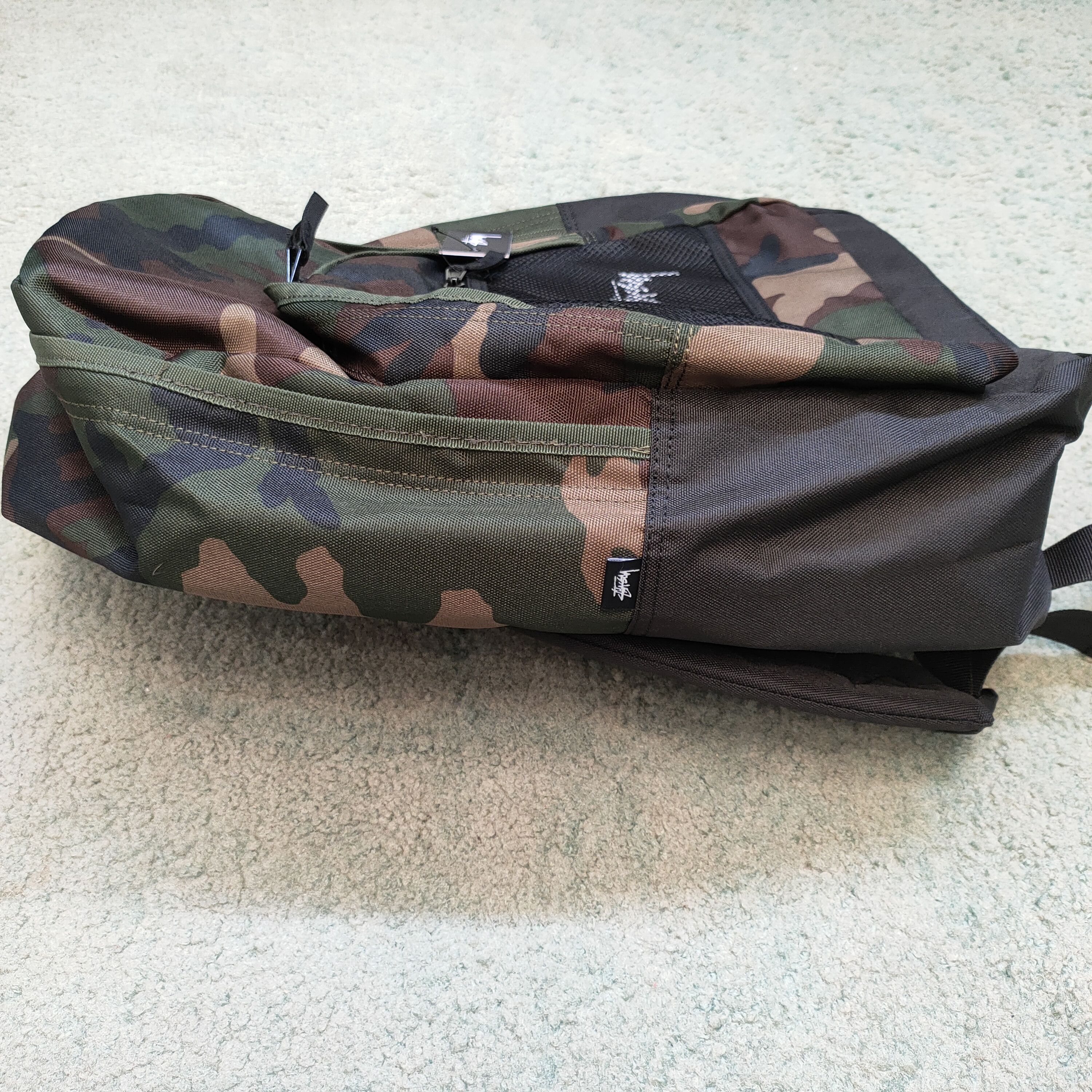 Hypebeast × Stussy Y2K Stussy CAMO Skateboard Backpack Size ONE SIZE - 6 Thumbnail