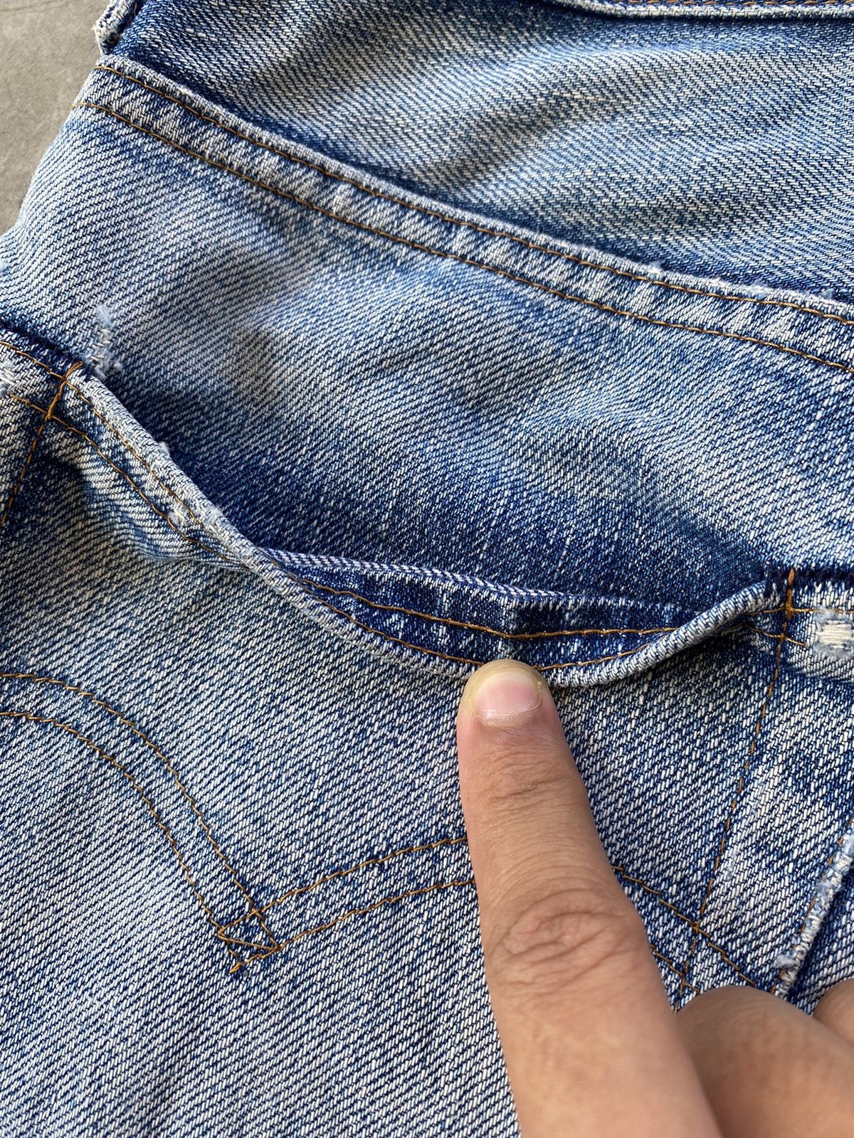 Levi's 🔥LEVIS BIG E SELVEDGE 501 DISTRESSED DENIM JEANS Size US 31 - 18 Thumbnail