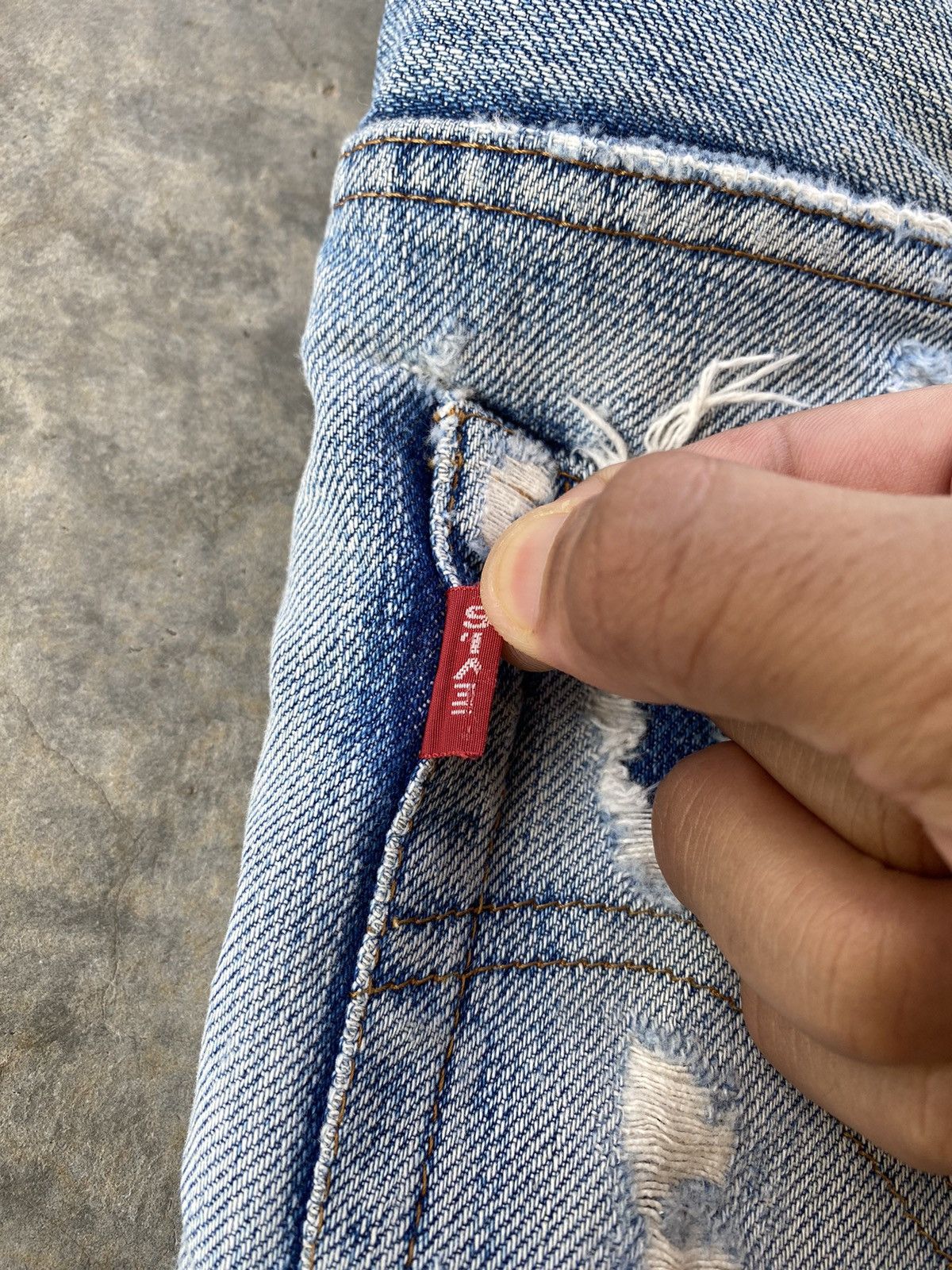 Levi's 🔥LEVIS BIG E SELVEDGE 501 DISTRESSED DENIM JEANS Size US 31 - 16 Thumbnail