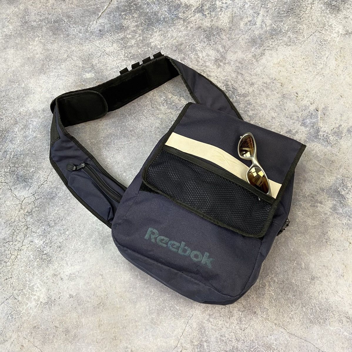 Outdoor Life × Reebok × Streetwear VINTAGE REEBOK SLING BAG CROSSBODY ...