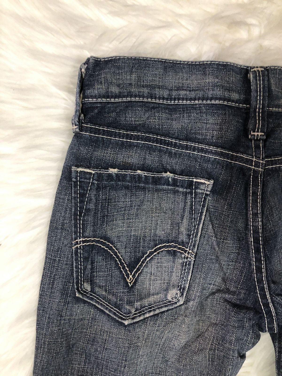 Levi's Levi’s flared bootcut style Size US 28 / EU 44 - 15 Thumbnail