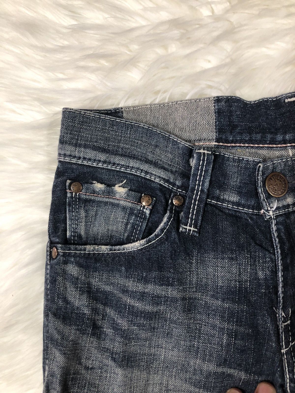 Levi's Levi’s flared bootcut style Size US 28 / EU 44 - 6 Thumbnail