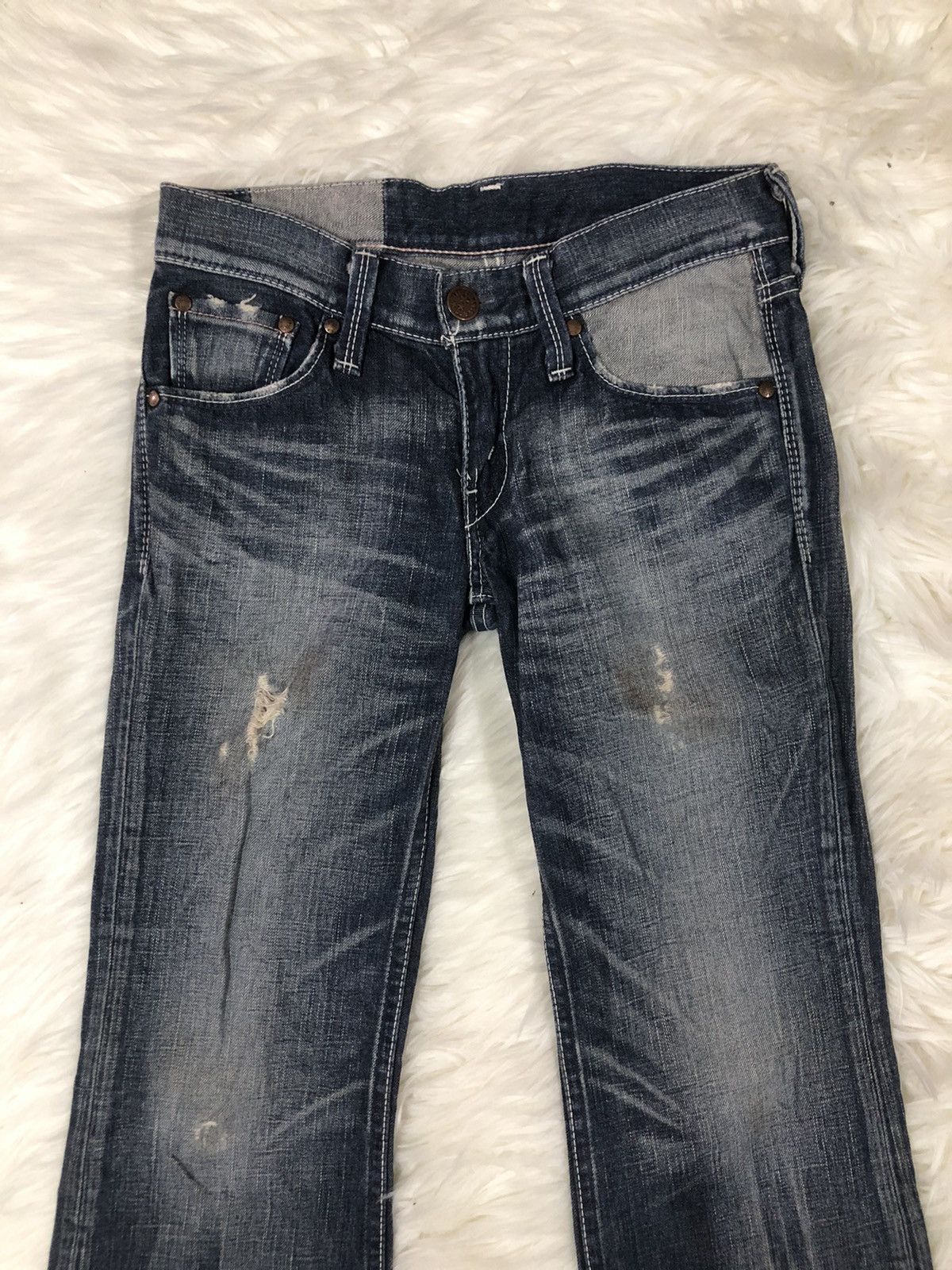 Levi's Levi’s flared bootcut style Size US 28 / EU 44 - 2 Thumbnail