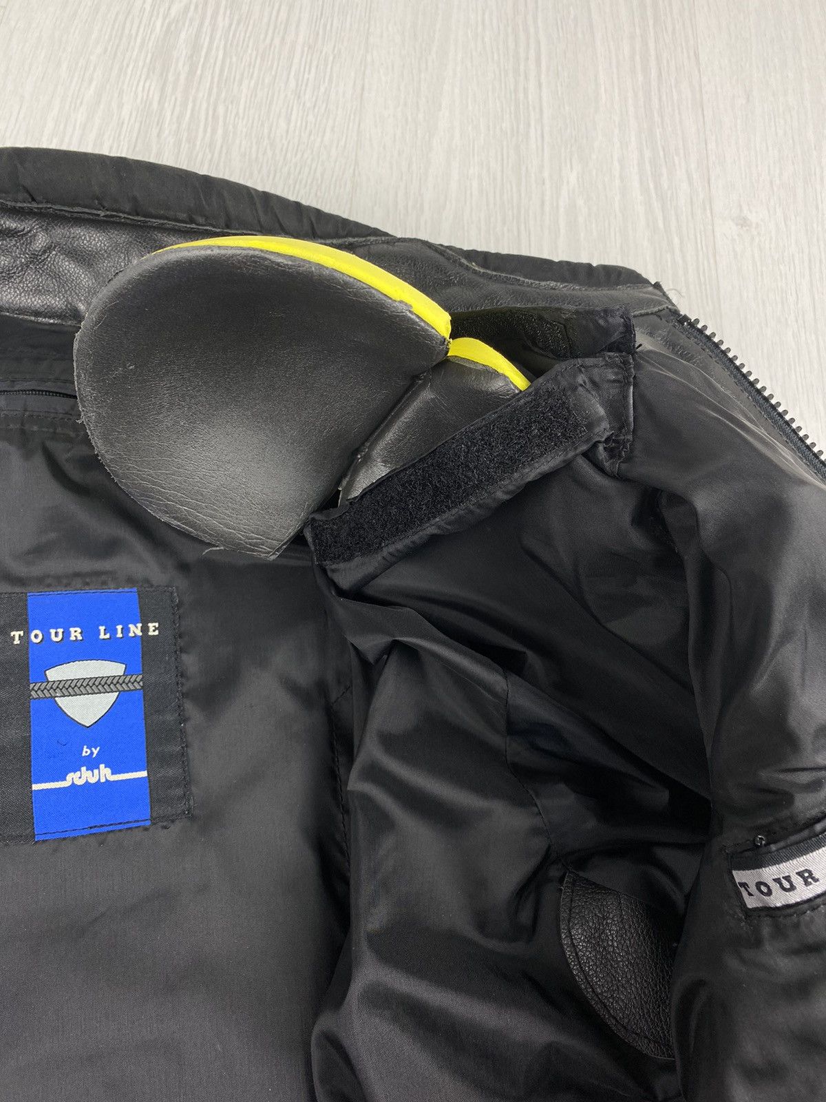 Genuine Leather Vintage Y2K Schuh Leather Racing Moto Jacket Marlboro BMW Size US M / EU 48-50 / 2 - 12 Thumbnail