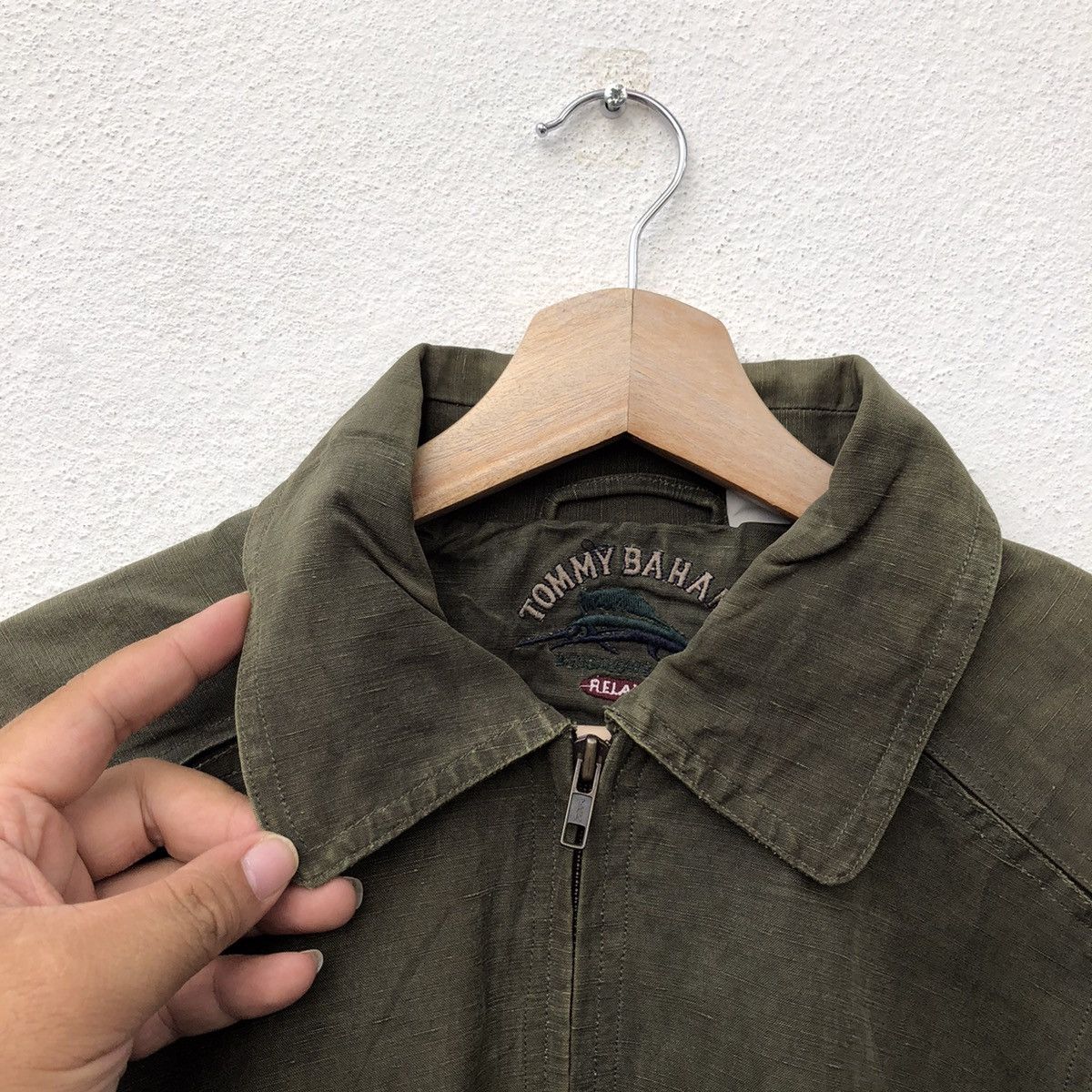 Japanese Brand VINTAGE TOMMY BAHAMA ZIPPER BOMBER JACKET RARE STYLE Size US M / EU 48-50 / 2 - 6 Thumbnail
