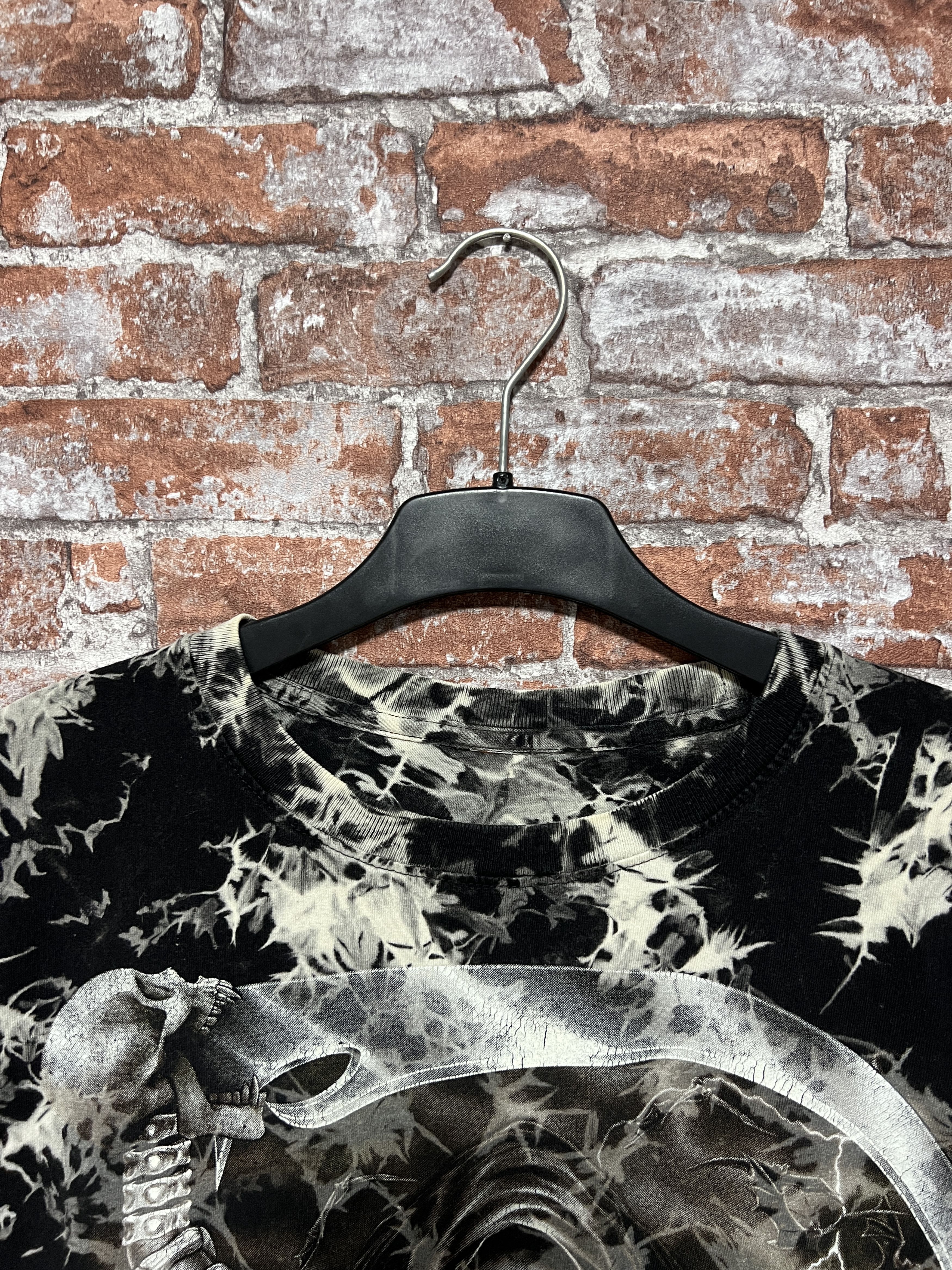 Vintage Wild 2000s Vintage Single stitch glow in the dark t-shirt Size US L / EU 52-54 / 3 - 5 Thumbnail