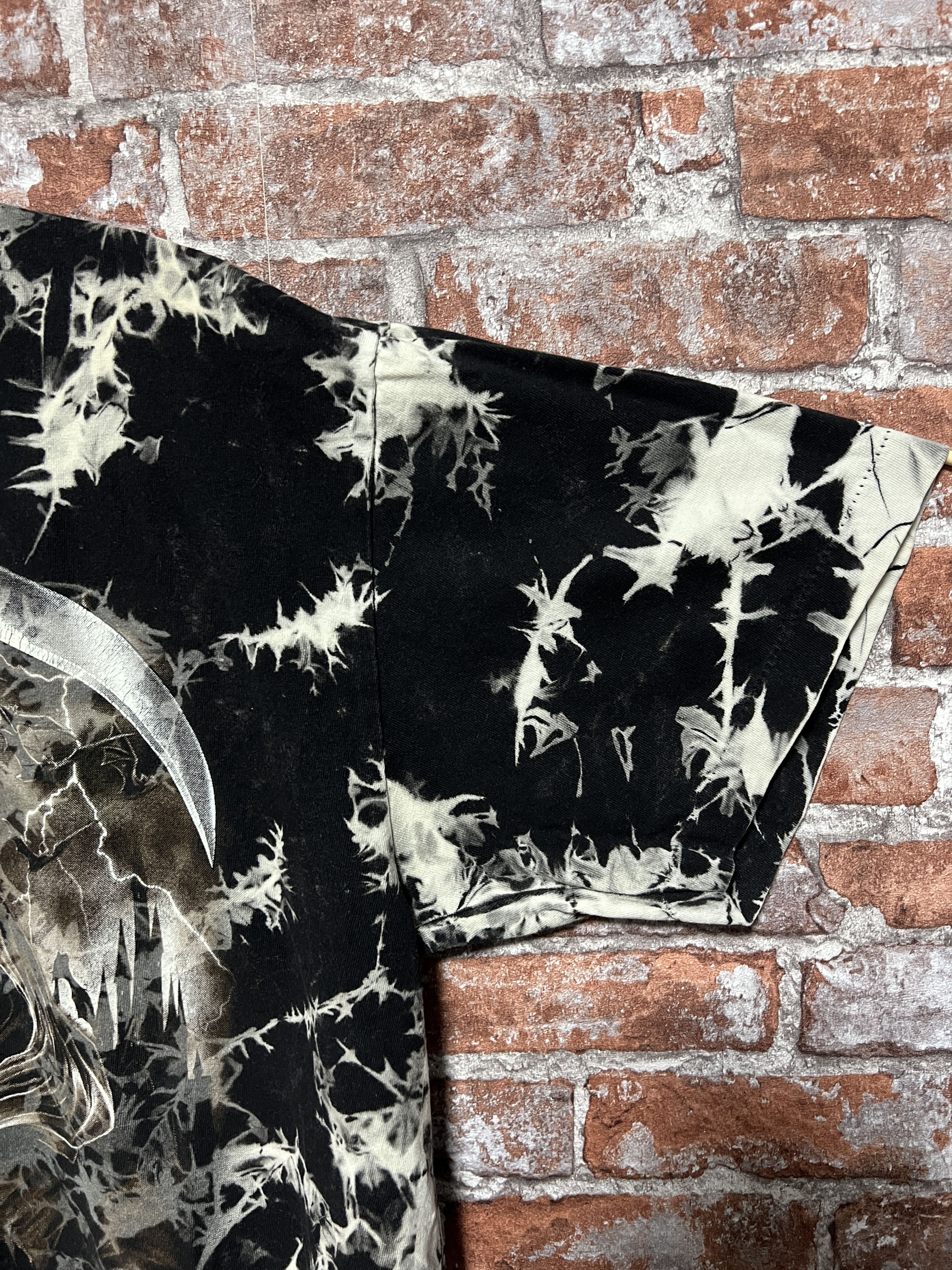 Vintage Wild 2000s Vintage Single stitch glow in the dark t-shirt Size US L / EU 52-54 / 3 - 11 Thumbnail