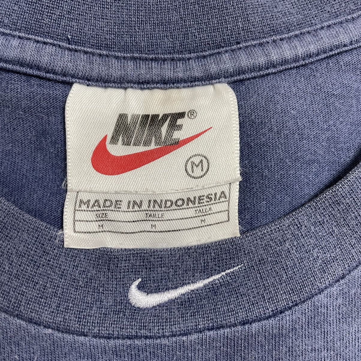 Nike × Vintage Vintage Nike Basketball Centre Swoosh T-shirt Size US M / EU 48-50 / 2 - 11 Thumbnail