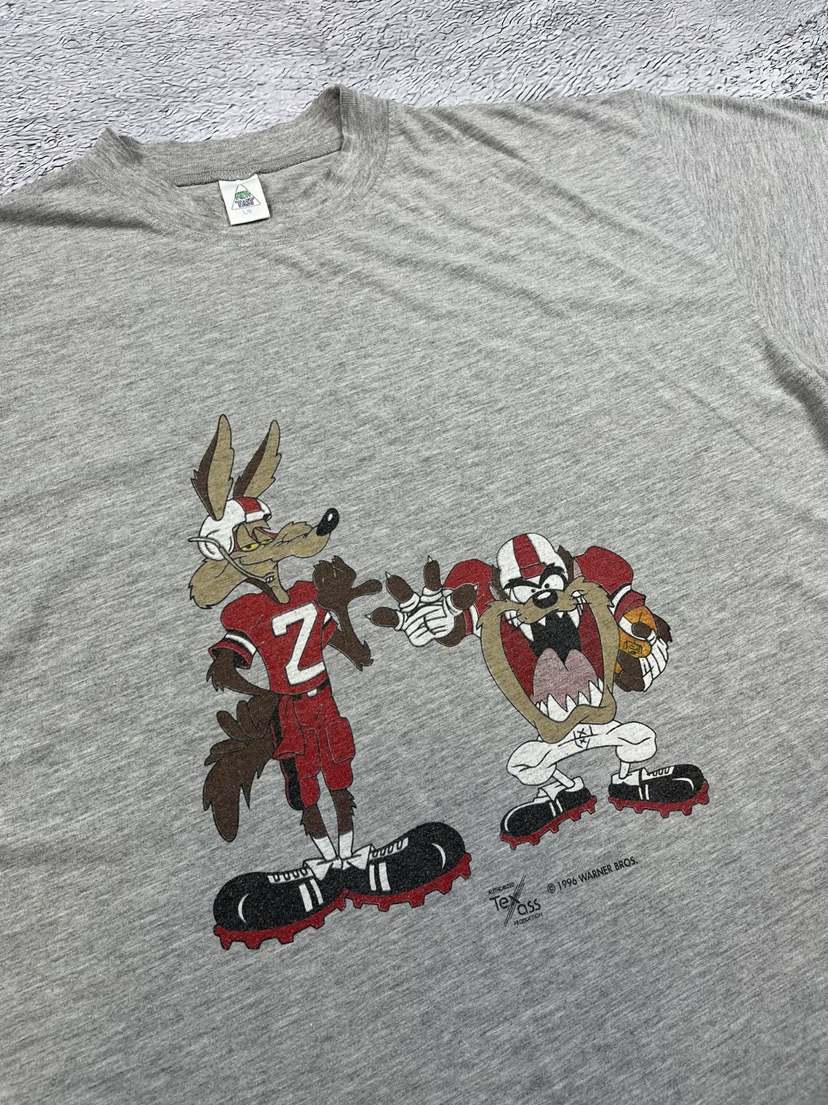 Vintage × Warner Bros Vintage 1996 Lonely Tunes Taz football t-shirt oversized Size US XL / EU 56 / 4 - 2 Thumbnail