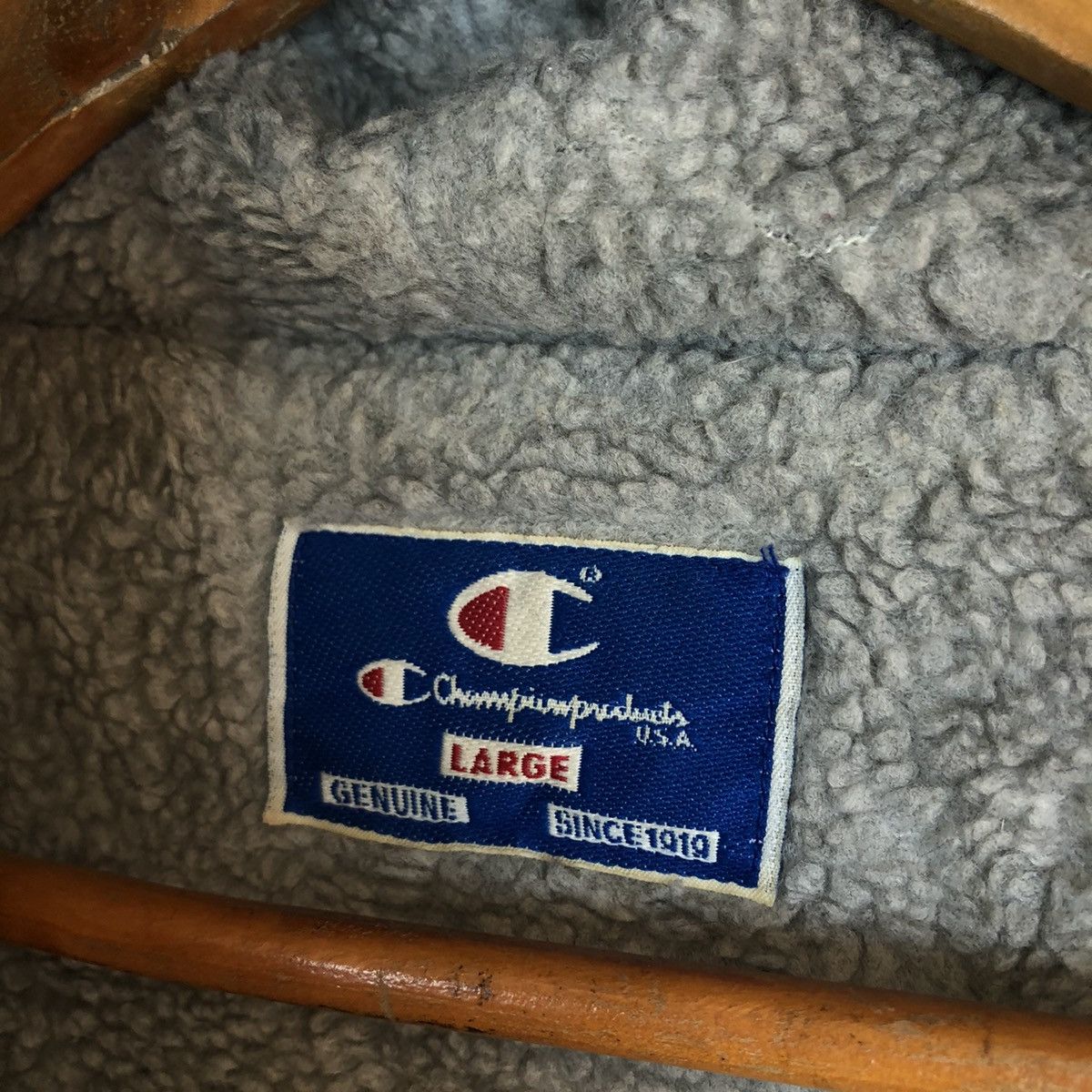 Champion VINTAGE HOODIE CHAMPION USA BIG LOGO STREETFASHION DESIGN Size US L / EU 52-54 / 3 - 16 Thumbnail