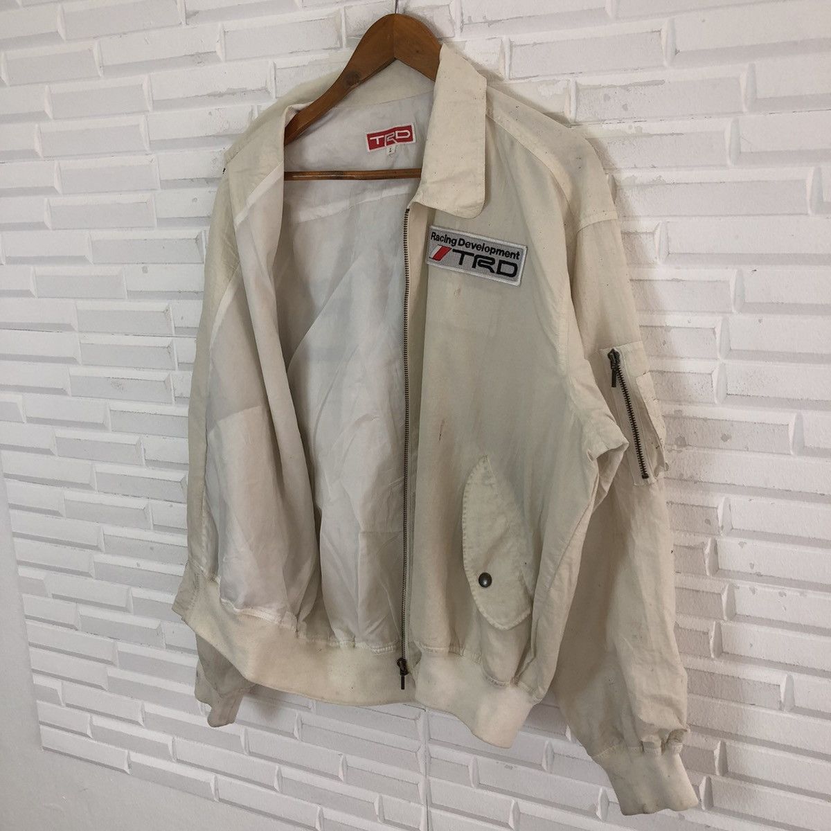 Japanese Brand RARE VINTAGE TOYOTA TRD BIG LOGO BOMBER JACKET Size US L / EU 52-54 / 3 - 14 Thumbnail