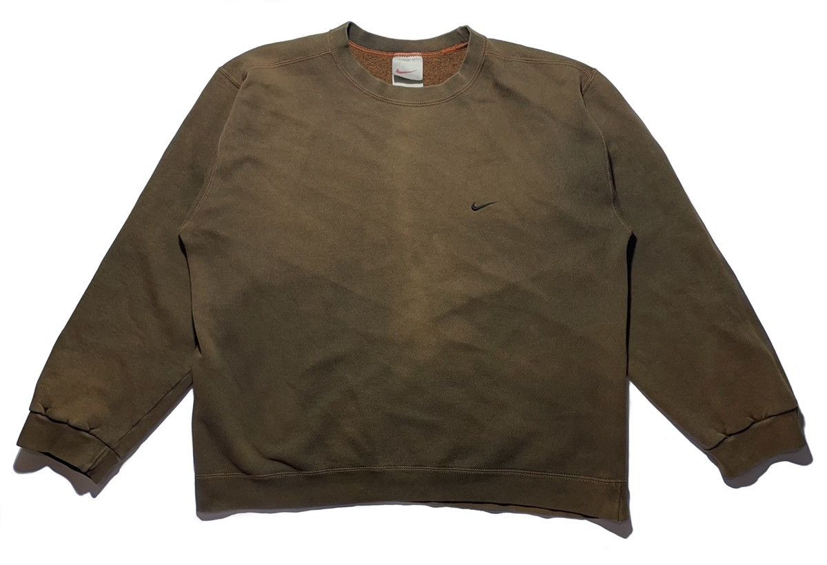 Vintage Vintage Nike Mini Logo Sweatshirt Size US L / EU 52-54 / 3 - 1 Thumbnail