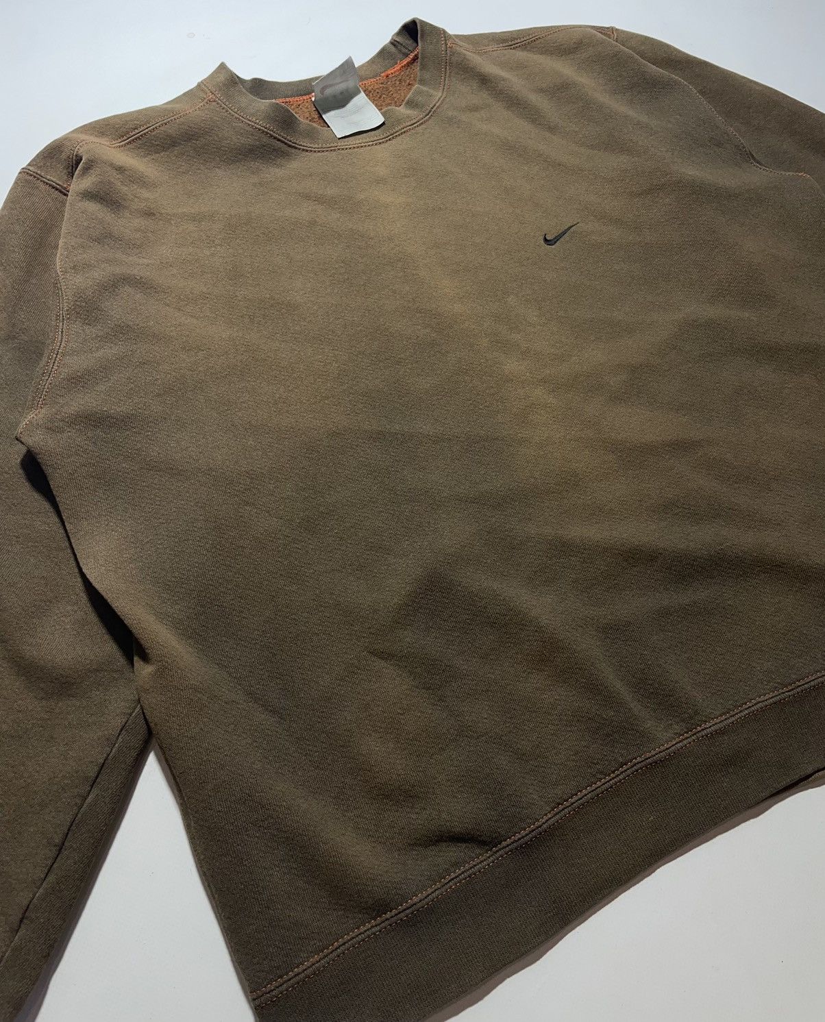 Vintage Vintage Nike Mini Logo Sweatshirt Size US L / EU 52-54 / 3 - 4 Thumbnail