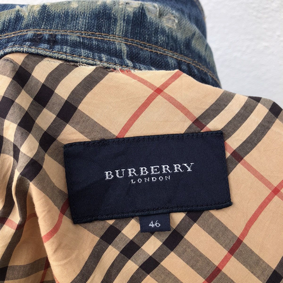 Burberry DISTRESSED DENIM JACKET BURBERRY NOVA CHECK DESIGN Size US S / EU 44-46 / 1 - 19 Thumbnail