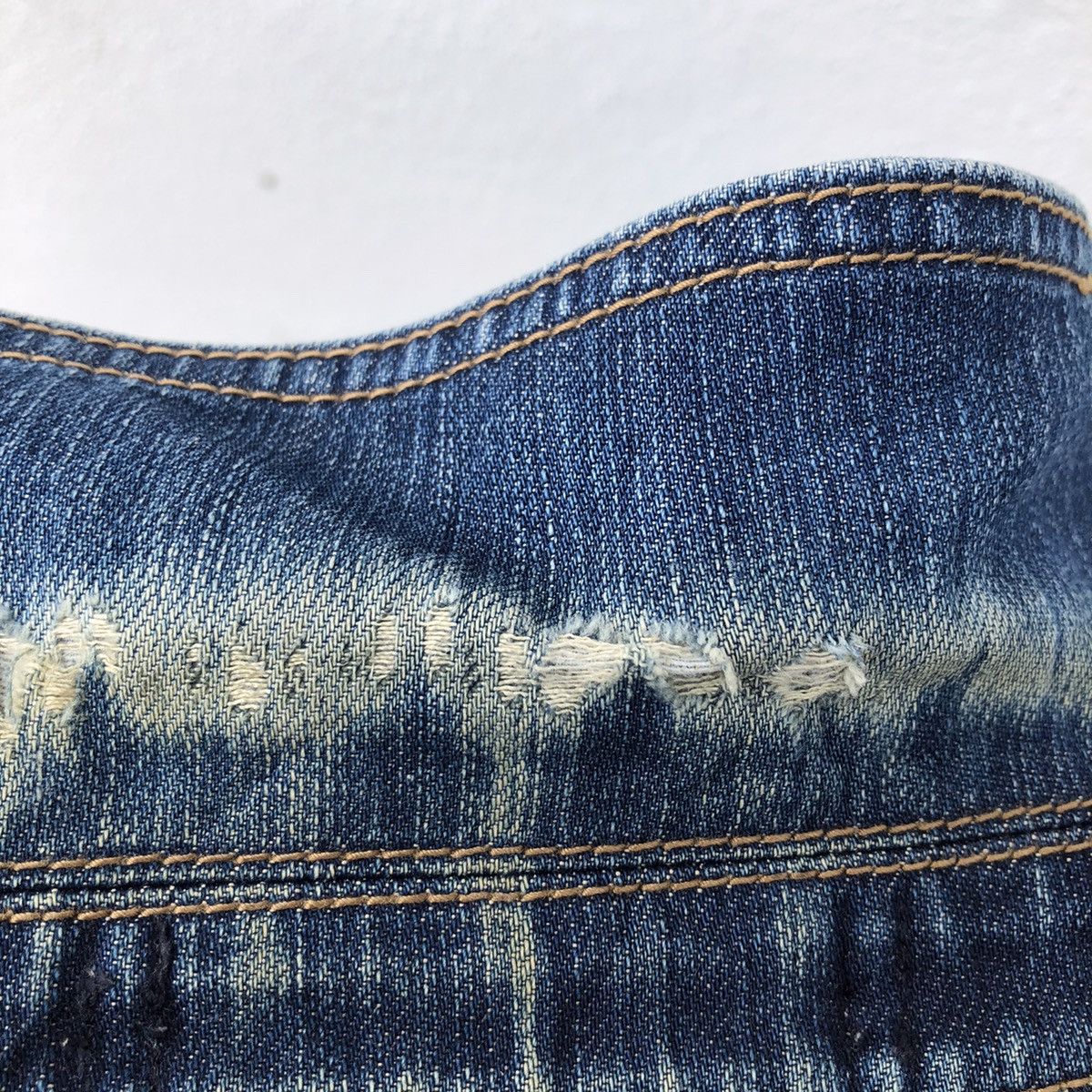 Burberry DISTRESSED DENIM JACKET BURBERRY NOVA CHECK DESIGN Size US S / EU 44-46 / 1 - 18 Thumbnail