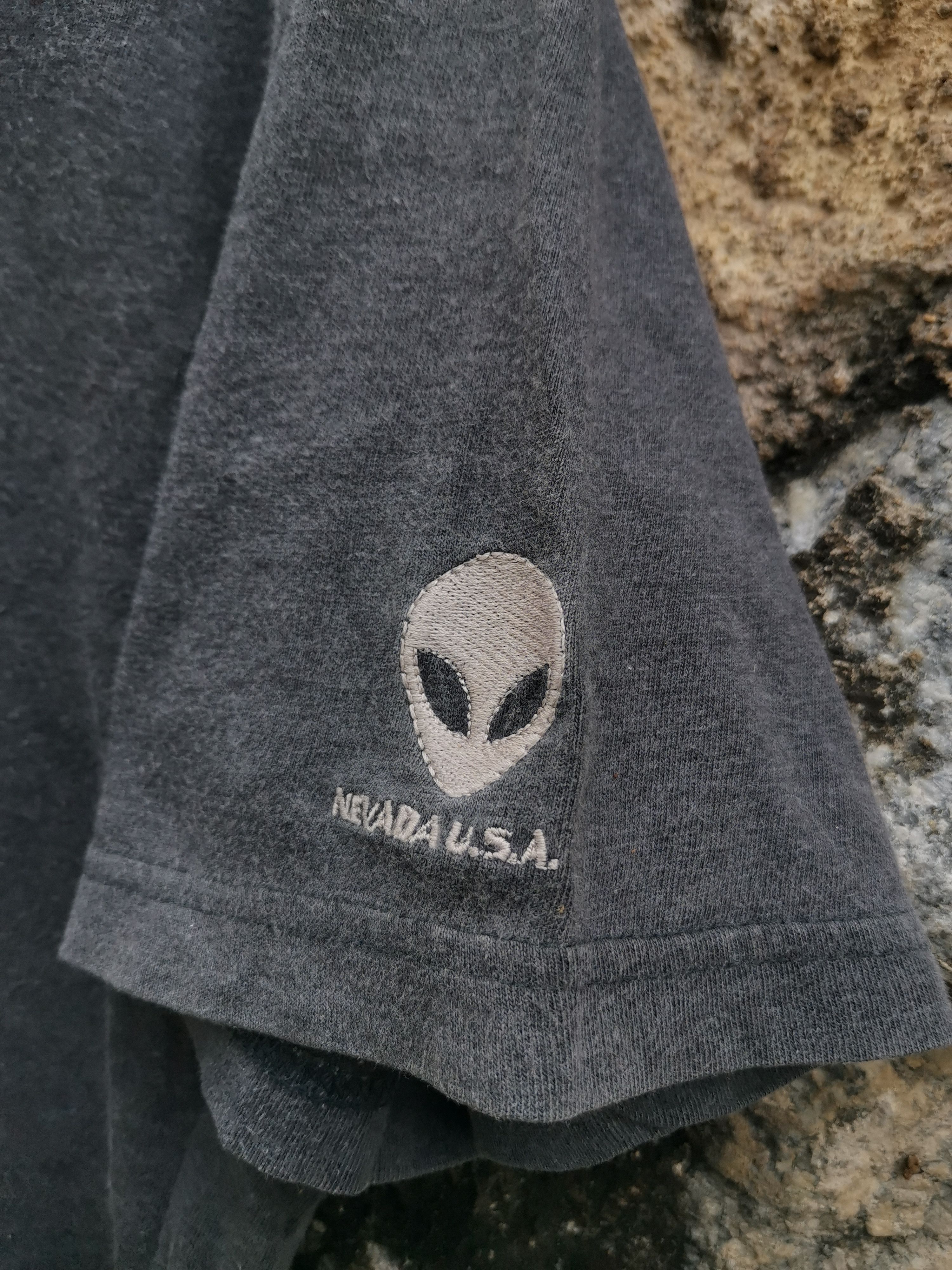 Alien Workshop Vintage Alien Workshop Beschwa Nevada Usa Tshirt Size US L / EU 52-54 / 3 - 3 Thumbnail