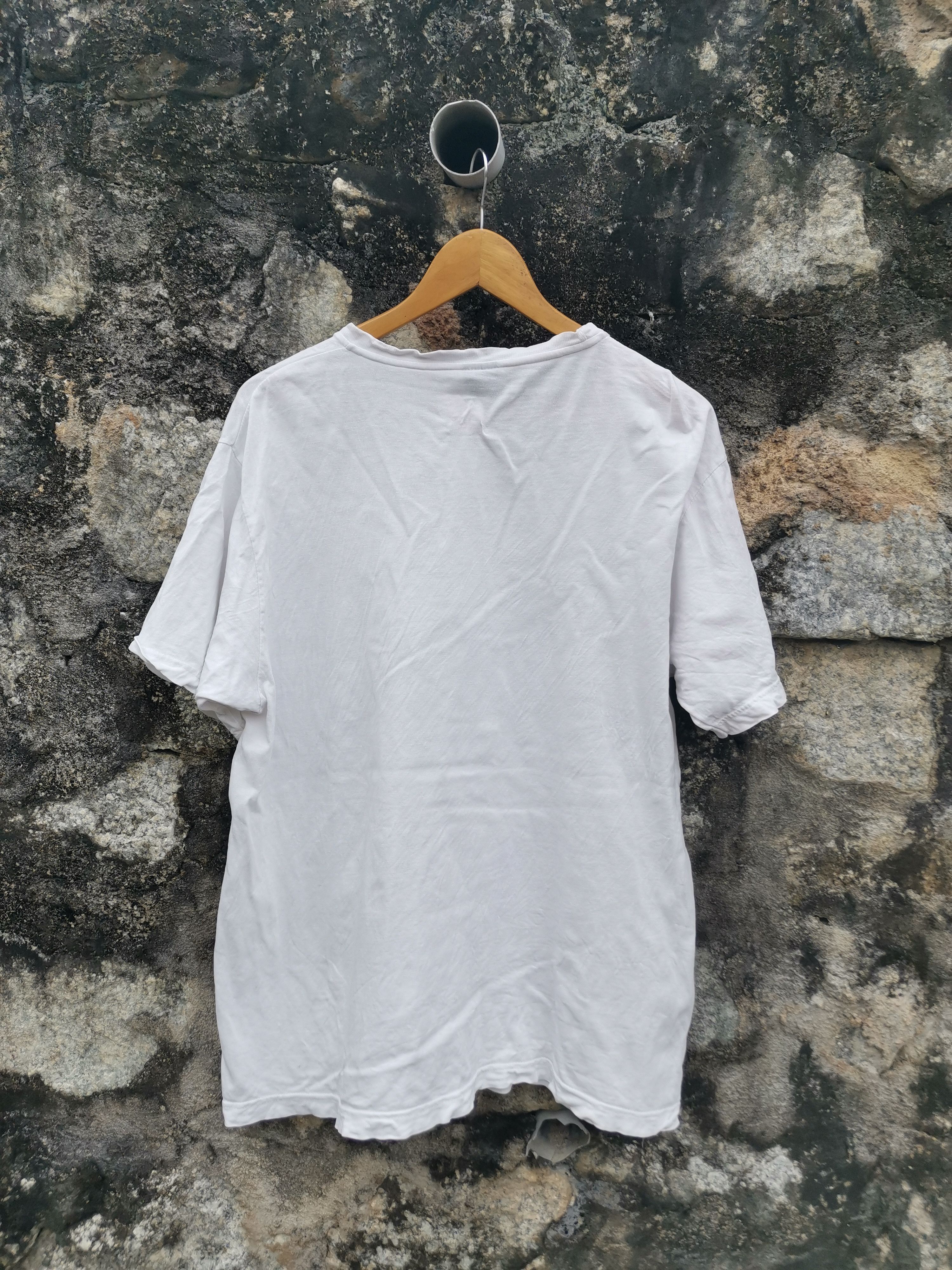 Guess Vintage 90s Guess Jeans Tshirt Distressed Size US L / EU 52-54 / 3 - 3 Thumbnail