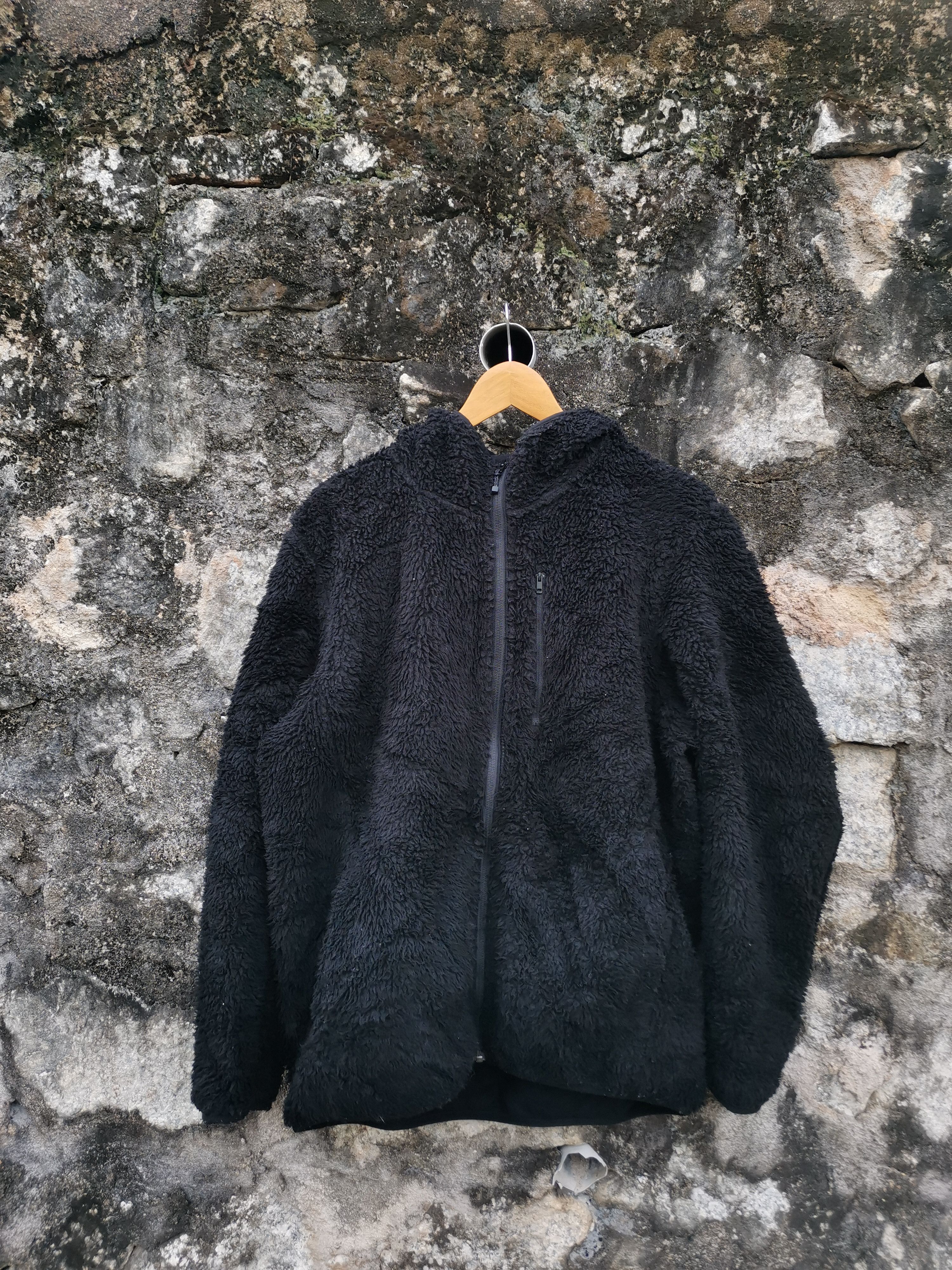 Japanese Brand Vintage Uniqlo Sherpa Sweater Hoodies Size US XL / EU 56 / 4 - 1 Thumbnail