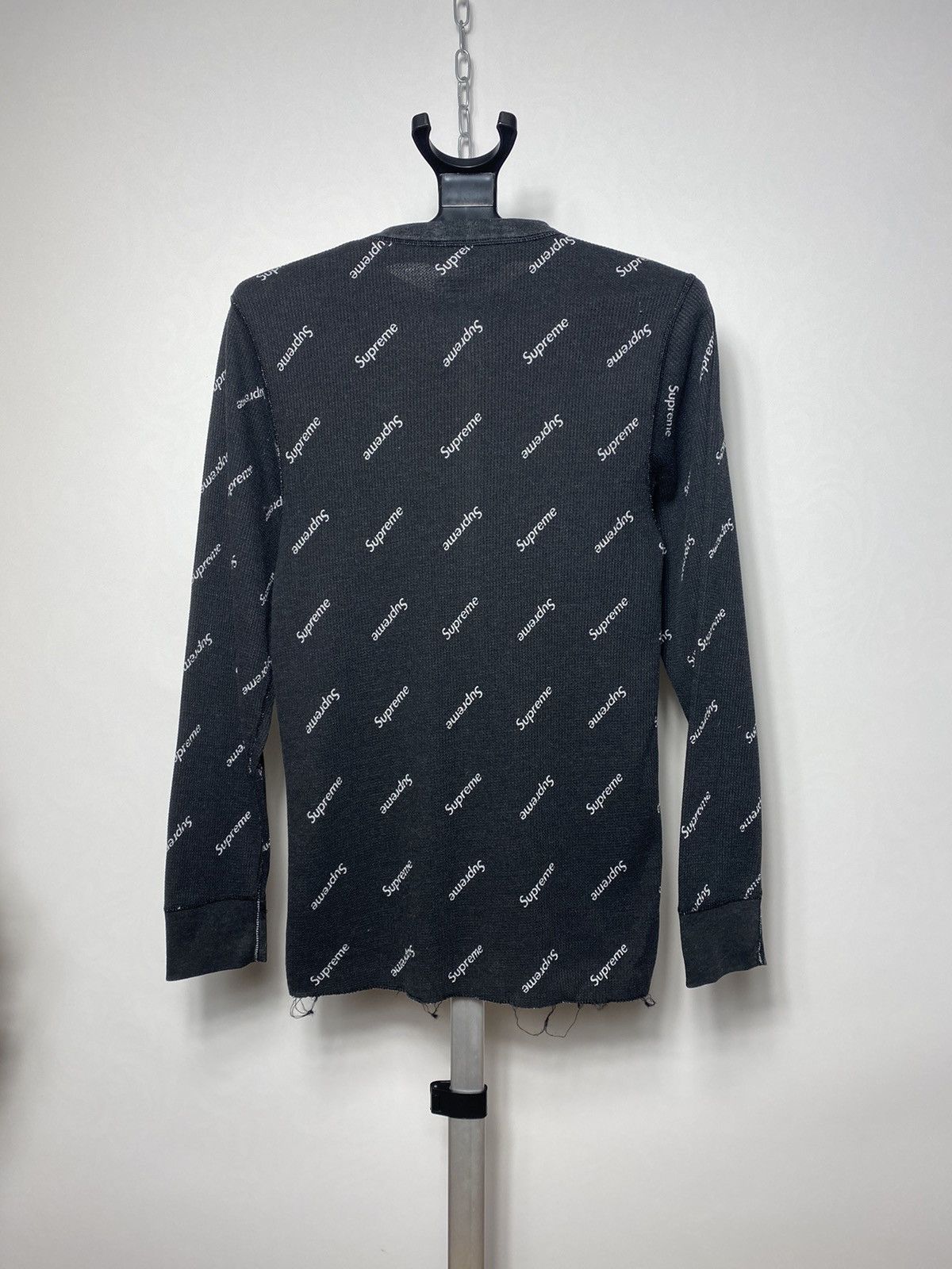 Hanes × Supreme Supreme Hanes monogram long sleeve size S Size US S / EU 44-46 / 1 - 6 Thumbnail