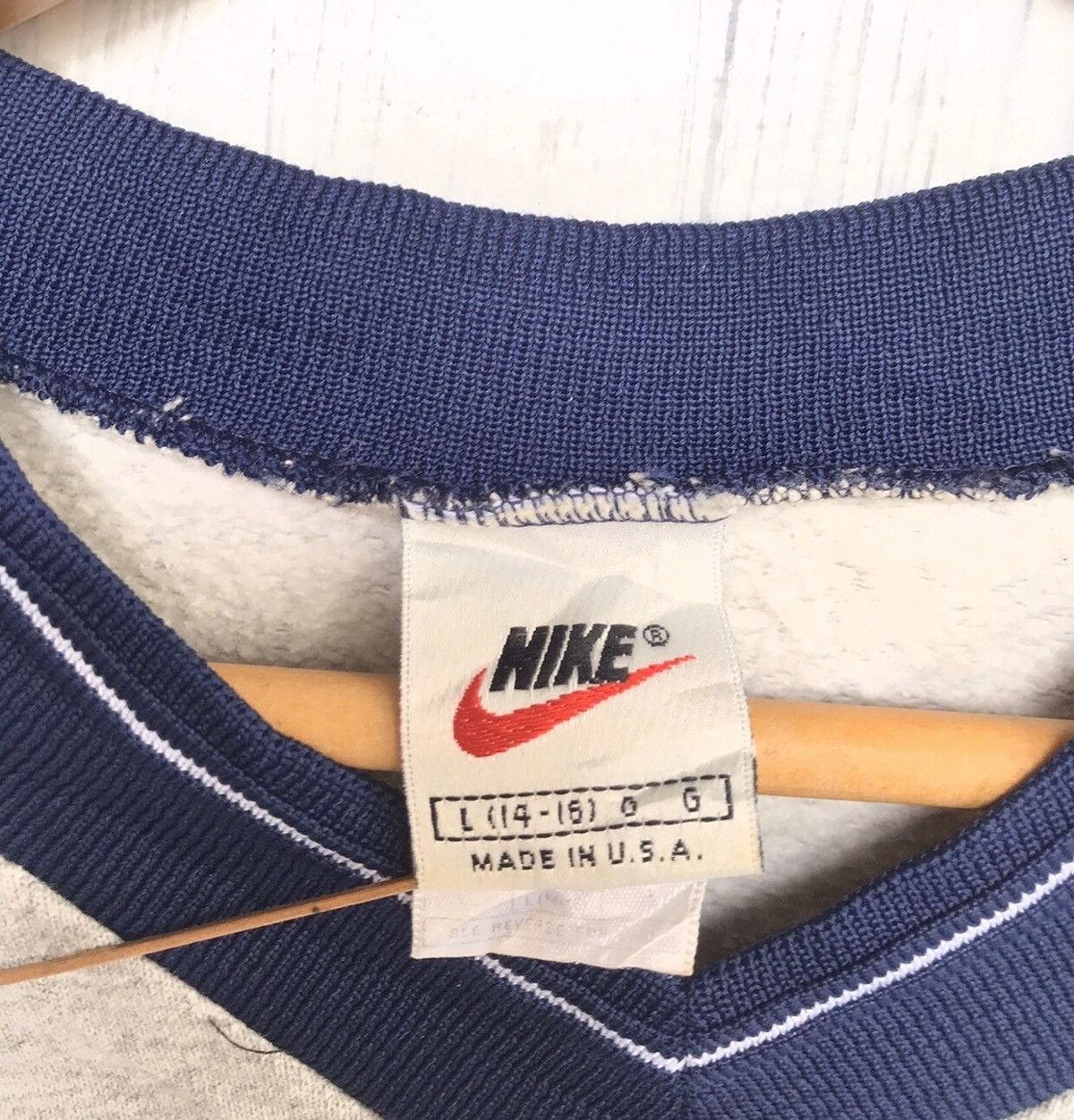 Nike × Vintage Vintage 90's Nike Vneck Sweatshirt size L (14-16) Size US S / EU 44-46 / 1 - 7 Thumbnail