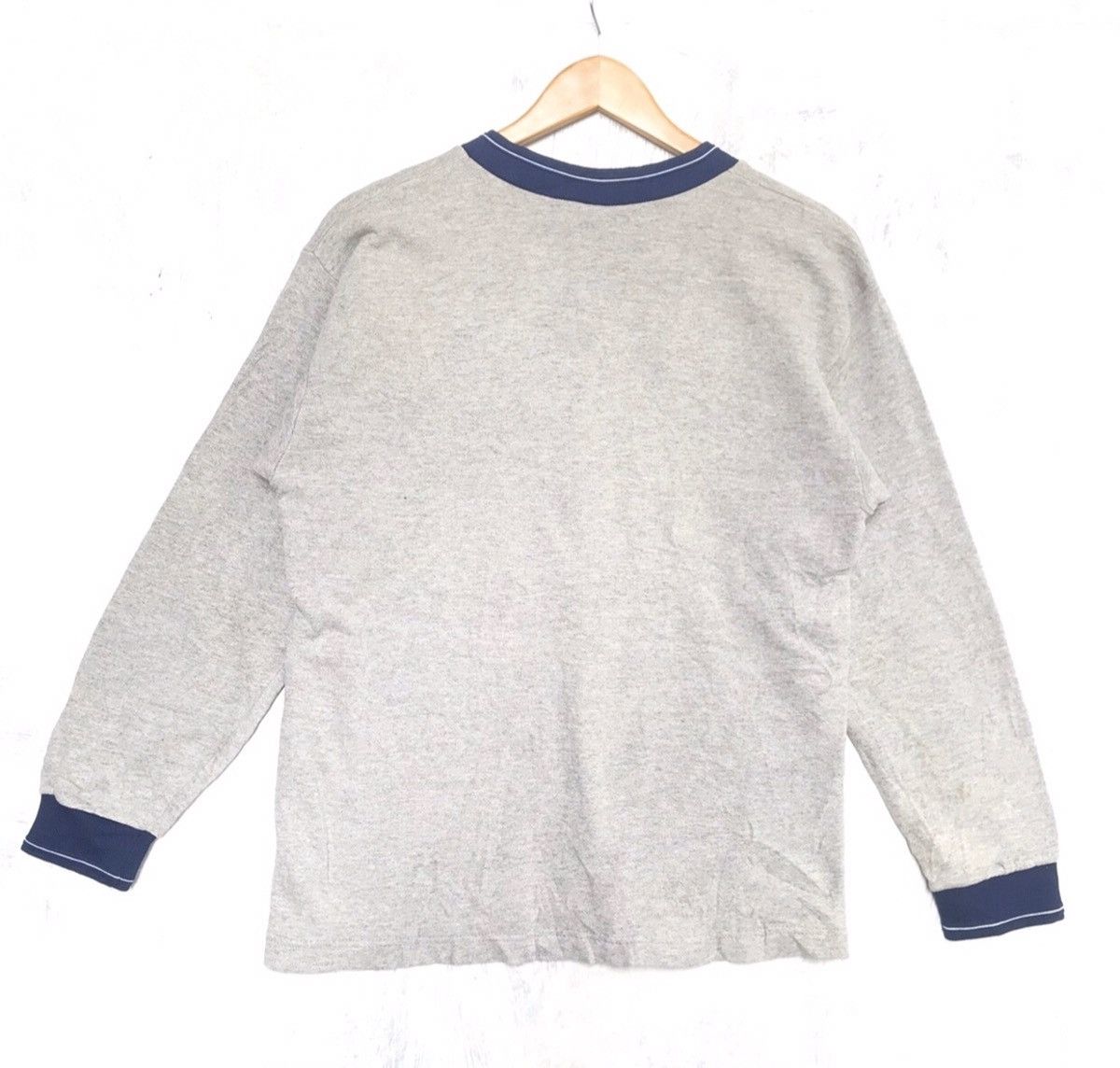 Nike × Vintage Vintage 90's Nike Vneck Sweatshirt size L (14-16) Size US S / EU 44-46 / 1 - 2 Thumbnail