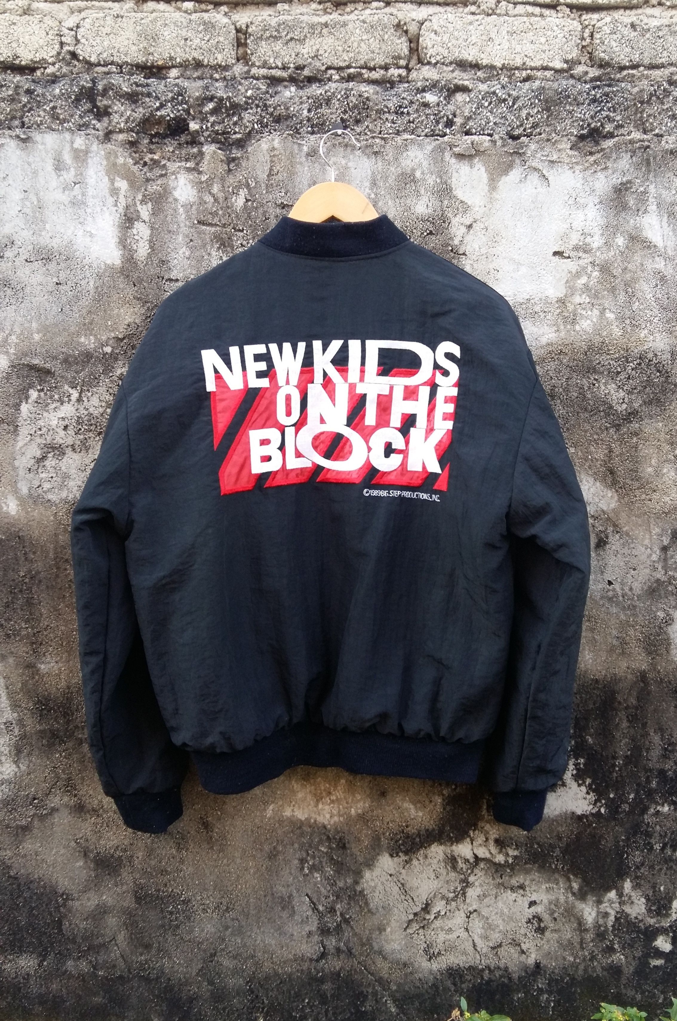 Band Tees × New Kids On The Block × Vintage Vintage NKOTB Hangin' Tough World Tour 89-90s Bomber Jacket Size US M / EU 48-50 / 2 - 1 Thumbnail