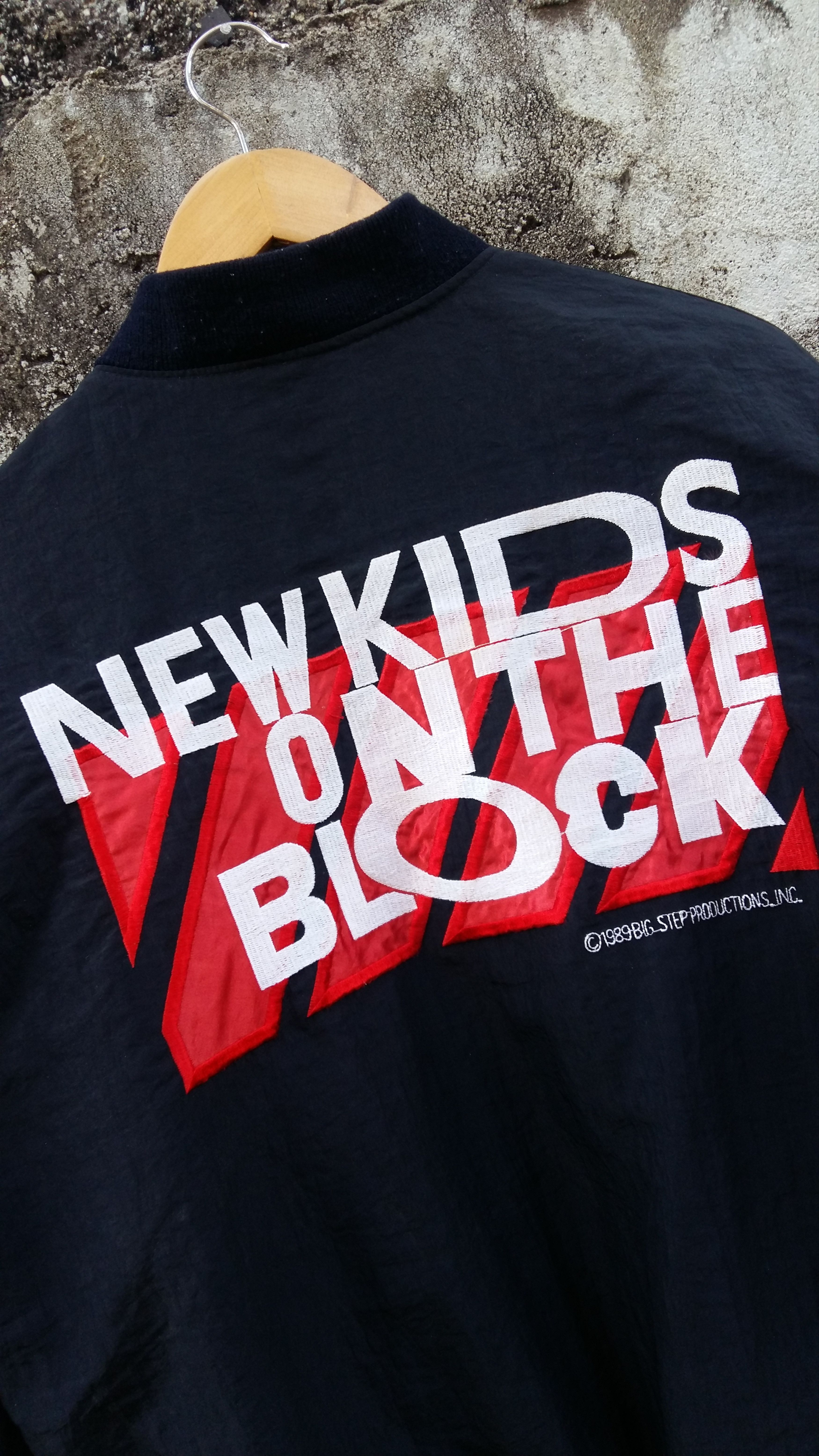Band Tees × New Kids On The Block × Vintage Vintage NKOTB Hangin' Tough World Tour 89-90s Bomber Jacket Size US M / EU 48-50 / 2 - 3 Thumbnail