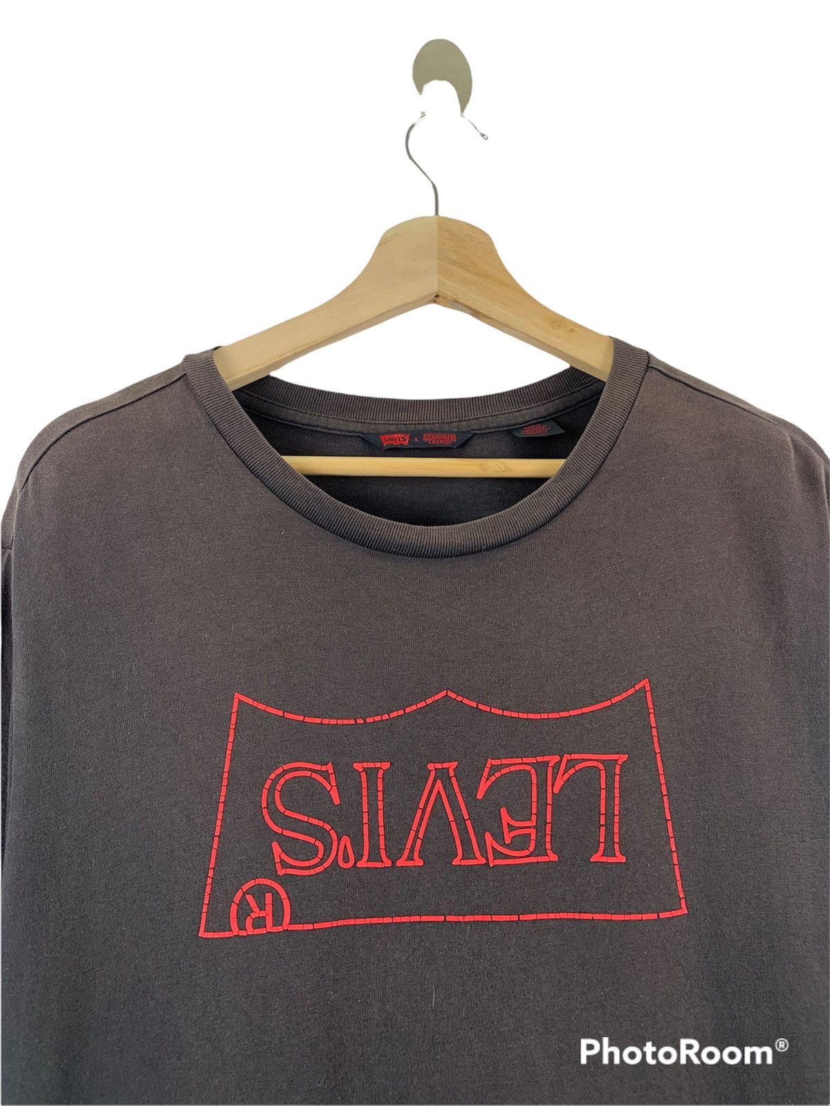 Levi's LEVIS x STRANGER THINGS DOWN LOGO T-SHIRT Size US S / EU 44-46 / 1 - 4 Thumbnail