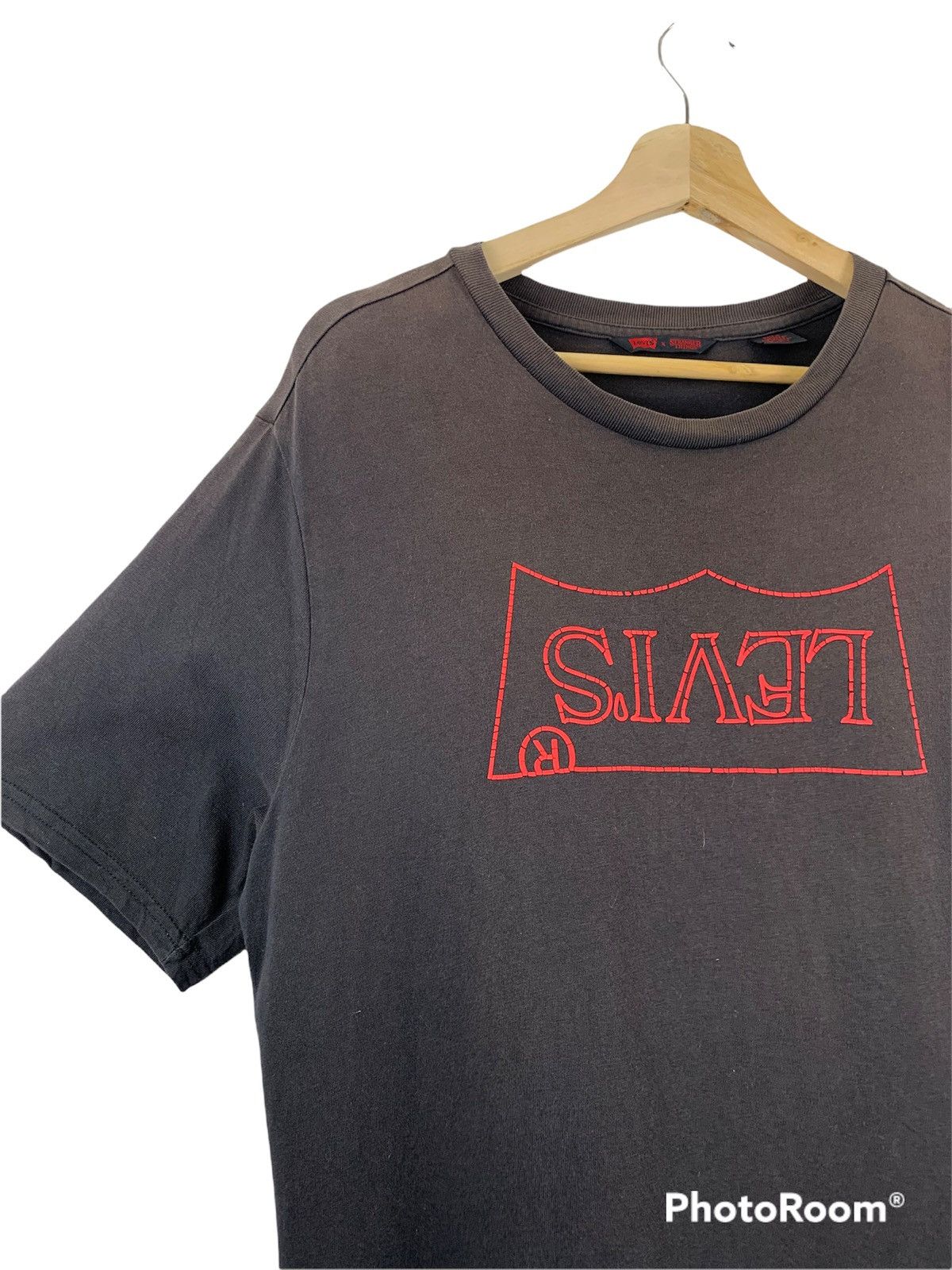 Levi's LEVIS x STRANGER THINGS DOWN LOGO T-SHIRT Size US S / EU 44-46 / 1 - 5 Thumbnail