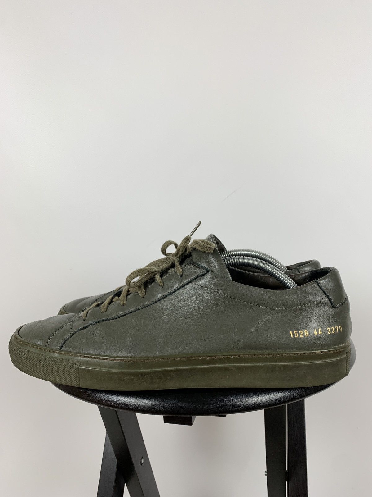 Common Projects Common Projects Original Achilles Low Khaki Sneakers Size US 11 / EU 44 - 2 Thumbnail