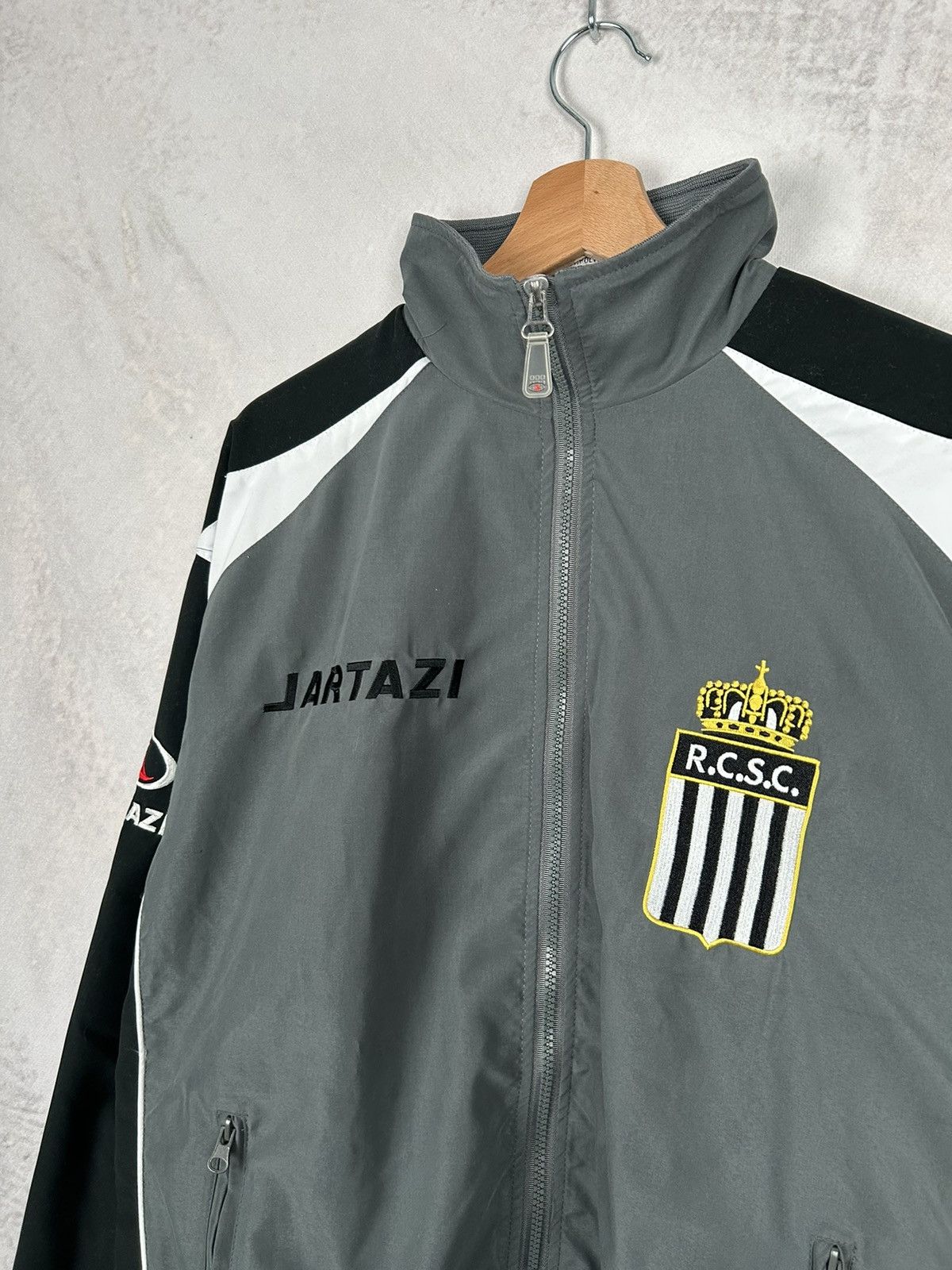 Vintage Vintage Legendary Royal Charleroi Soccer Football England Size US L / EU 52-54 / 3 - 3 Thumbnail