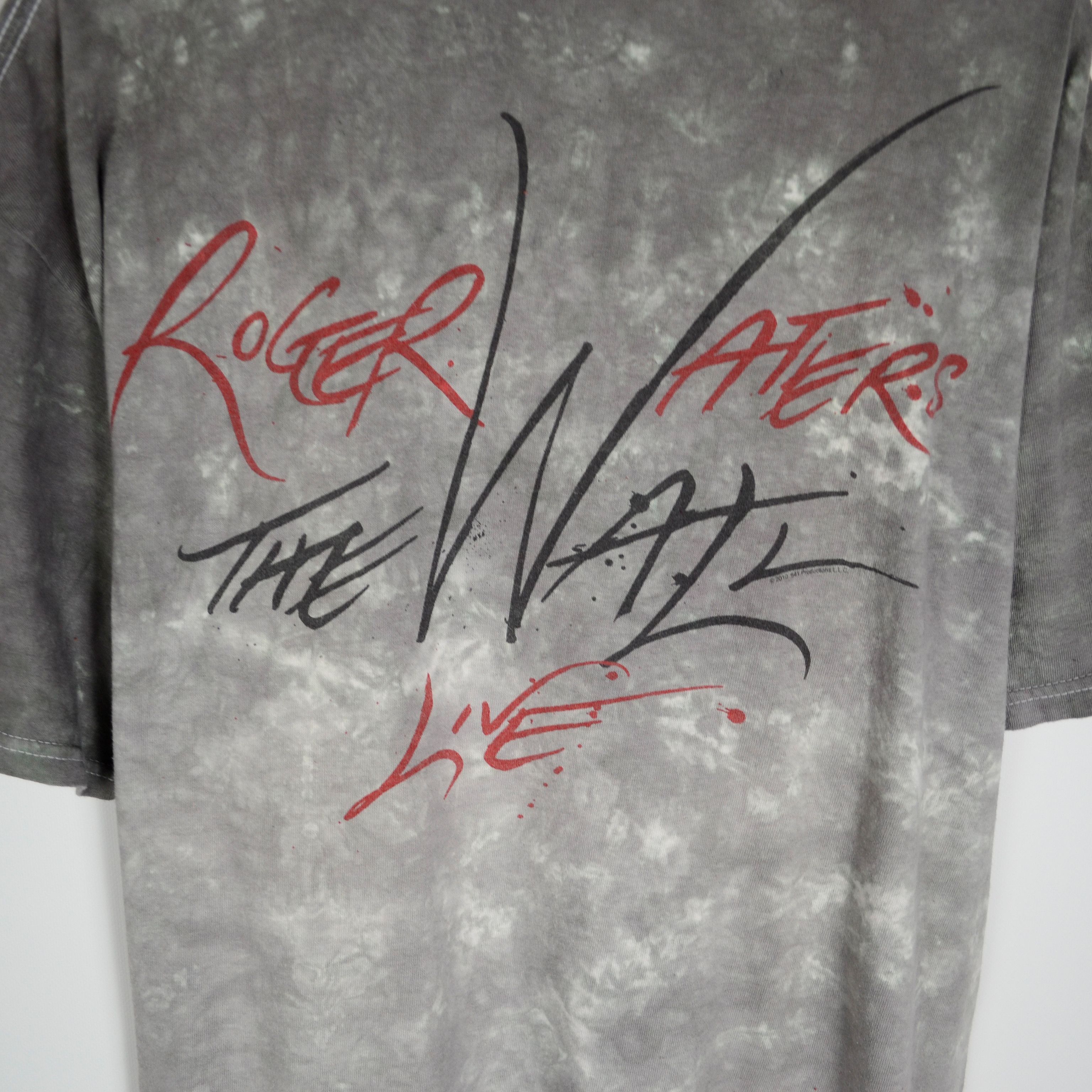 Band Tees Vintage Roger Waters The Wall Tour Tee Plane Tombs war 2010 Size US XL / EU 56 / 4 - 5 Thumbnail