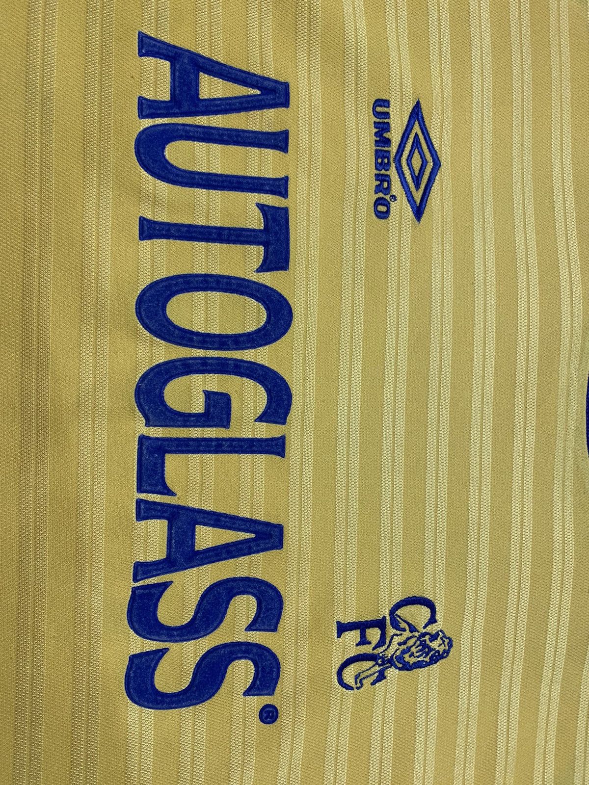 Vintage Vintage Chelsea soccer jersey Umbro yellow size XXL Size US XXL / EU 58 / 5 - 6 Thumbnail