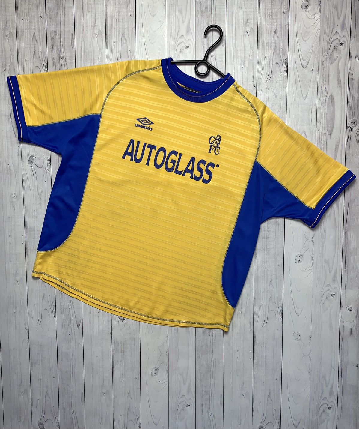 Vintage Vintage Chelsea soccer jersey Umbro yellow size XXL Size US XXL / EU 58 / 5 - 1 Thumbnail