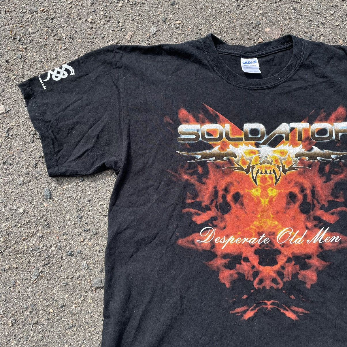 Vintage Vintage Y2K Soldator Metallic Graphic Tee Streetwear Baggy L Size US L / EU 52-54 / 3 - 3 Thumbnail