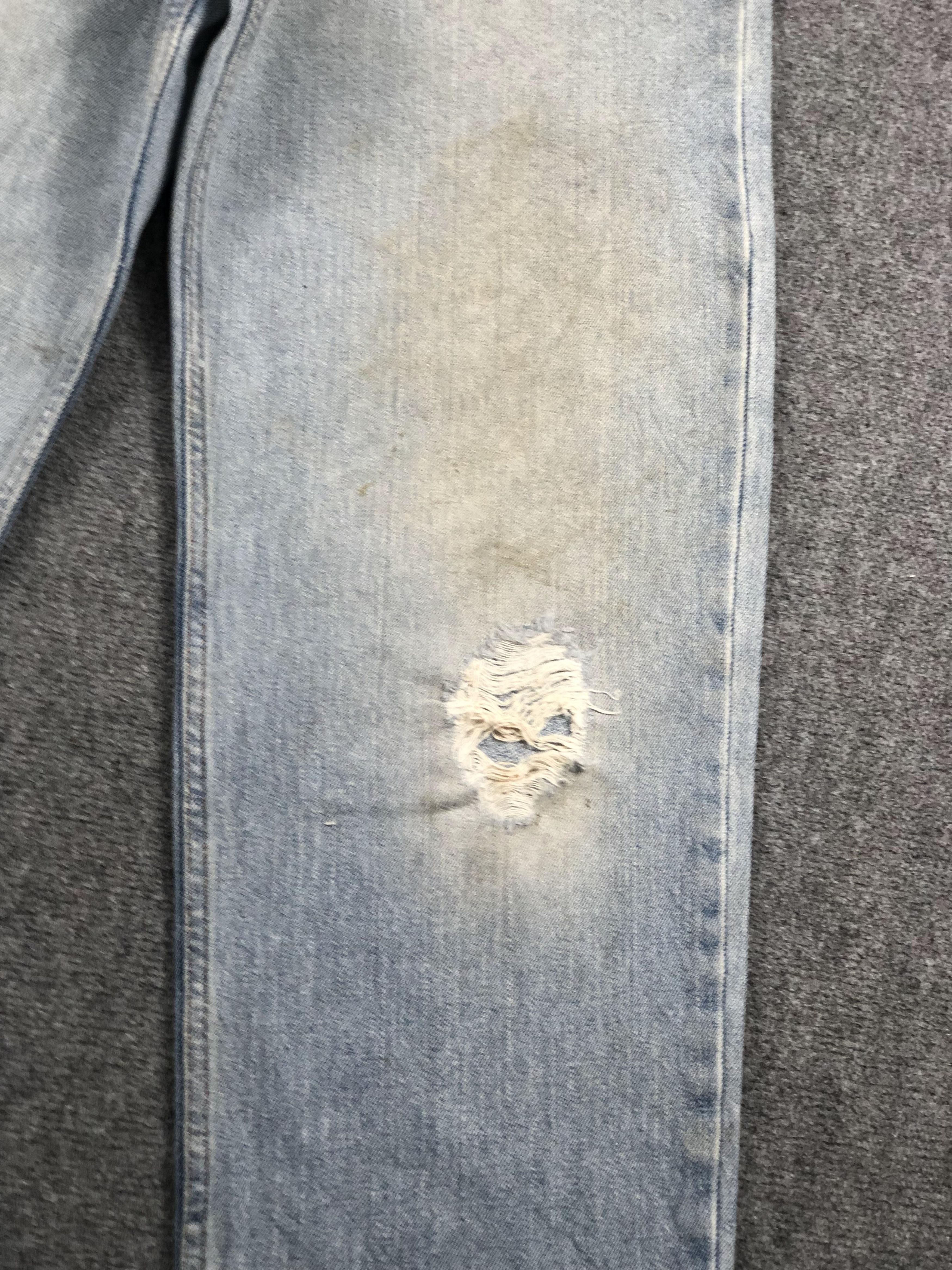 Levi's Vintage Distressed Levis 550 Faded Blue Jeans DP2388 Size US 35 - 11 Thumbnail