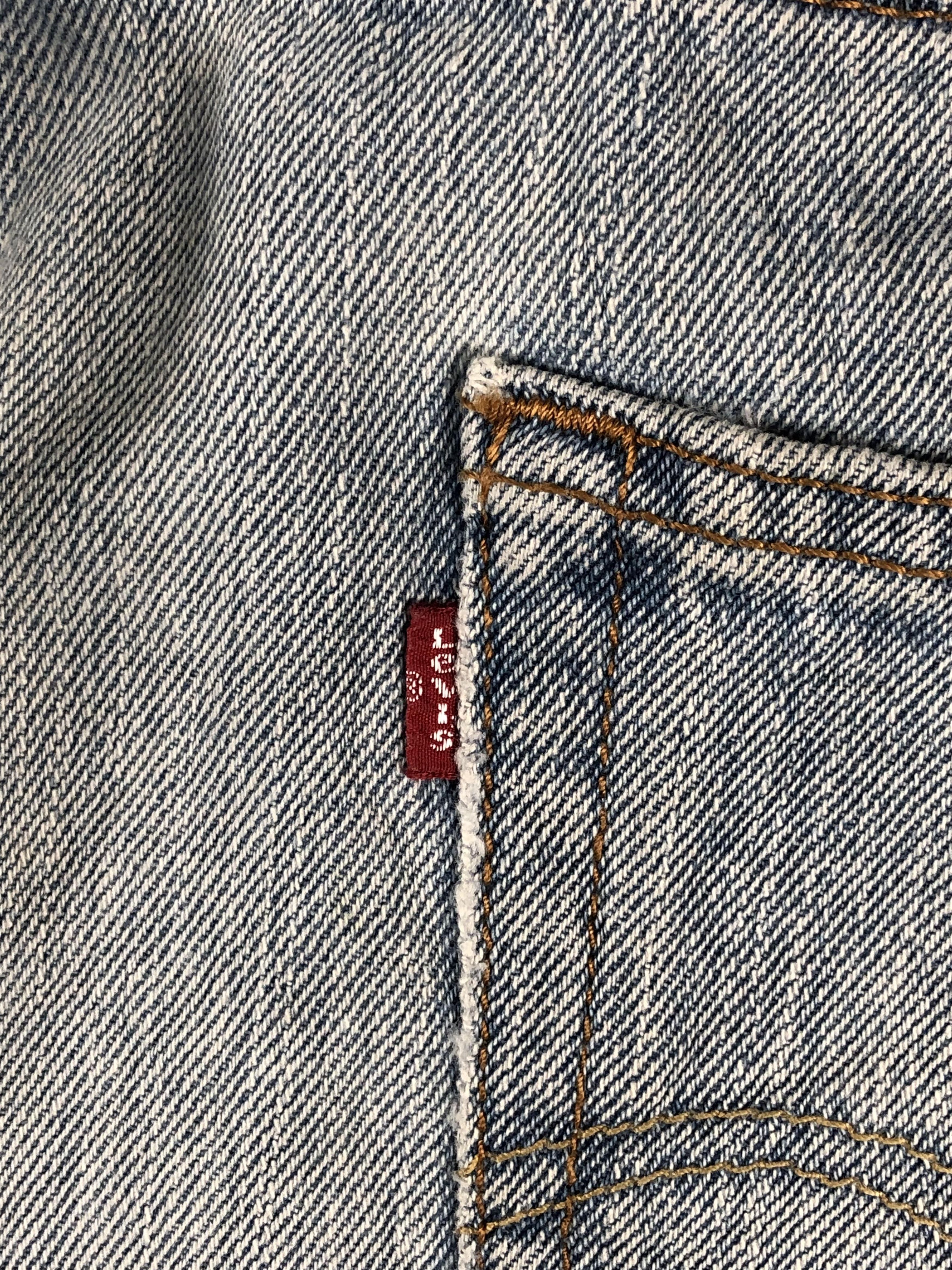 Levi's Vintage Distressed Levis 550 Faded Blue Jeans DP2388 Size US 35 - 8 Thumbnail