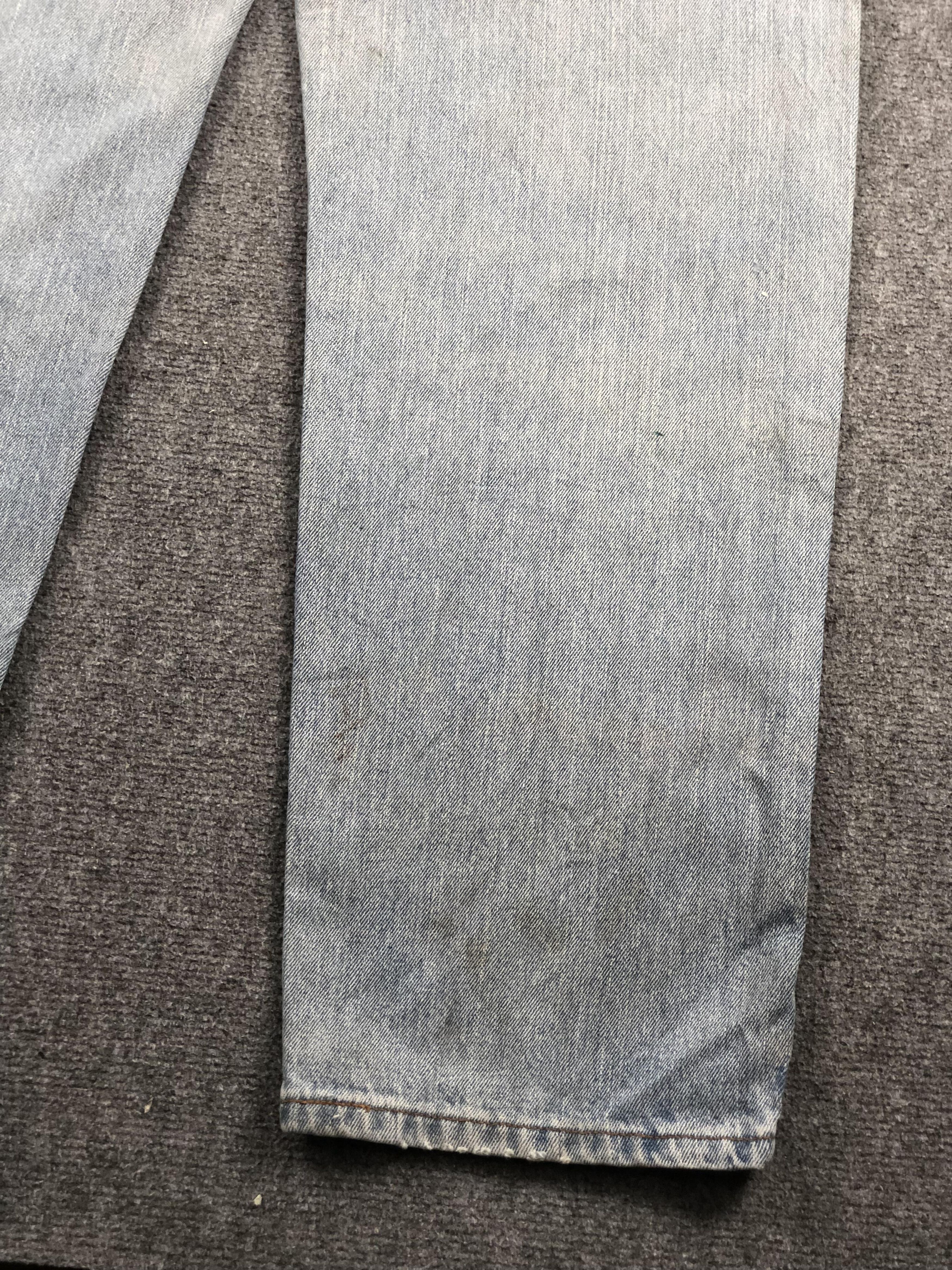 Levi's Vintage Distressed Levis 550 Faded Blue Jeans DP2388 Size US 35 - 17 Thumbnail