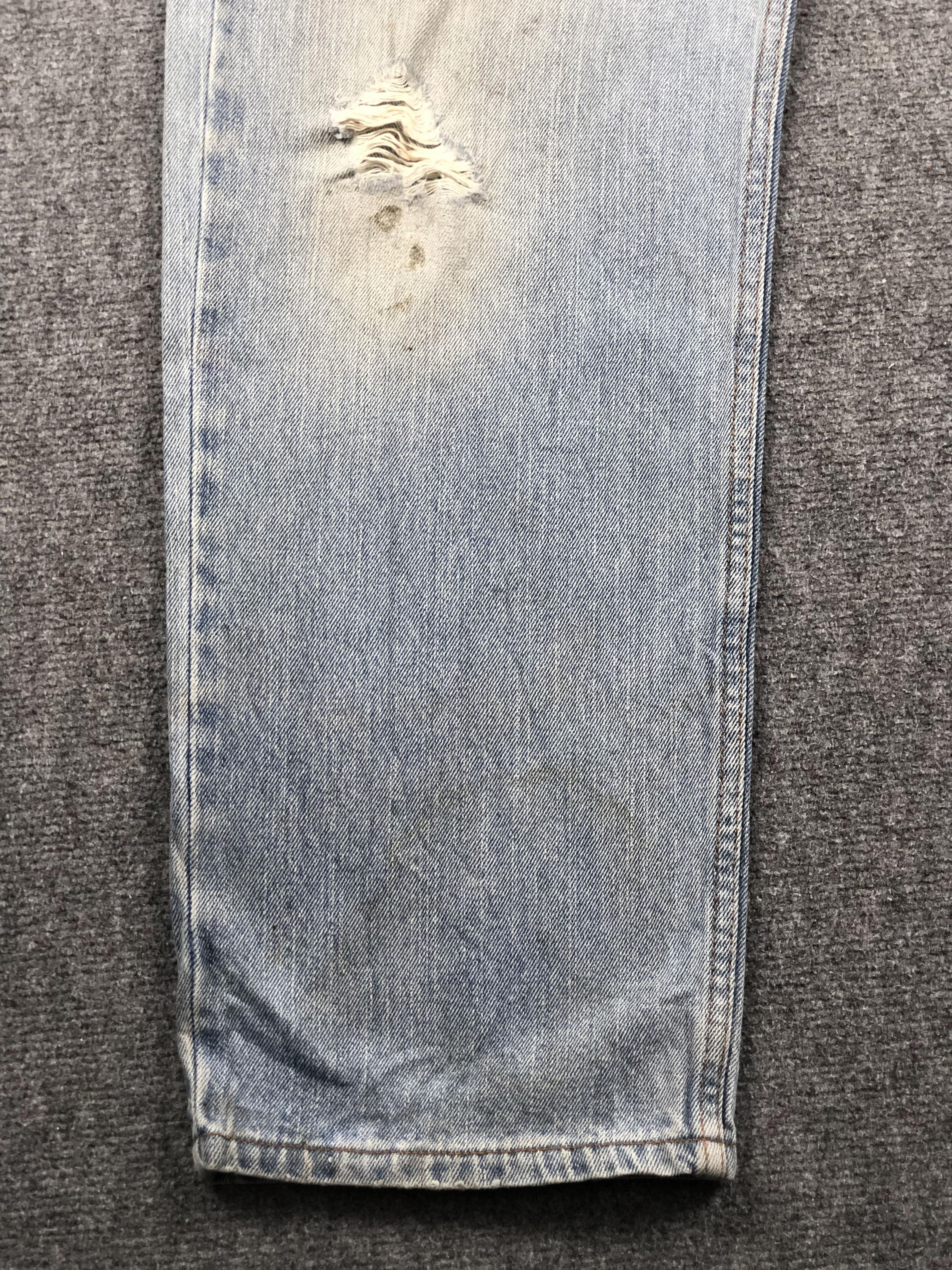 Levi's Vintage Distressed Levis 550 Faded Blue Jeans DP2388 Size US 35 - 12 Thumbnail
