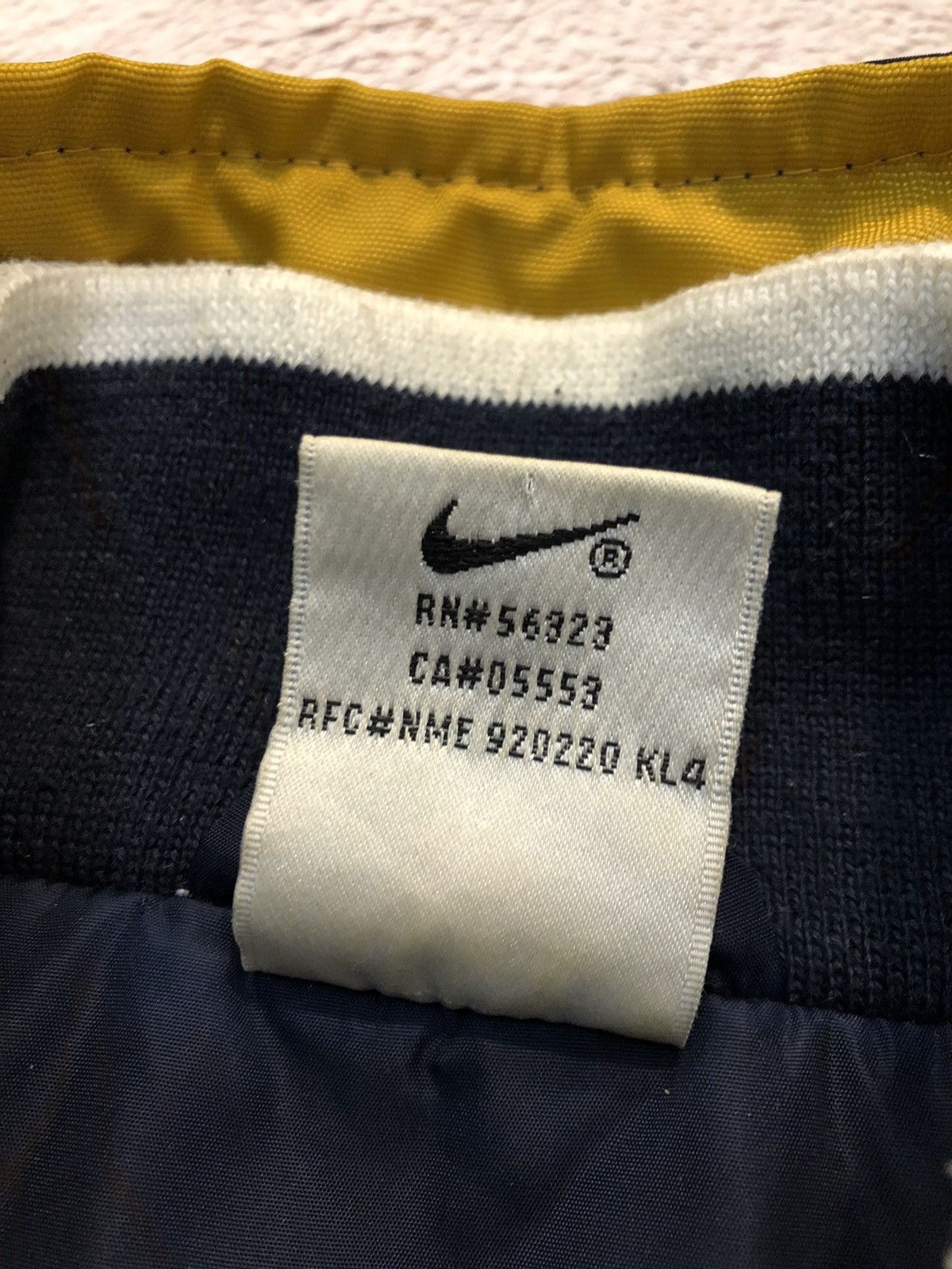 Nike × Vintage Big Logo Vintage Nike Nylon Light Puffer Jacket Size US M / EU 48-50 / 2 - 6 Thumbnail