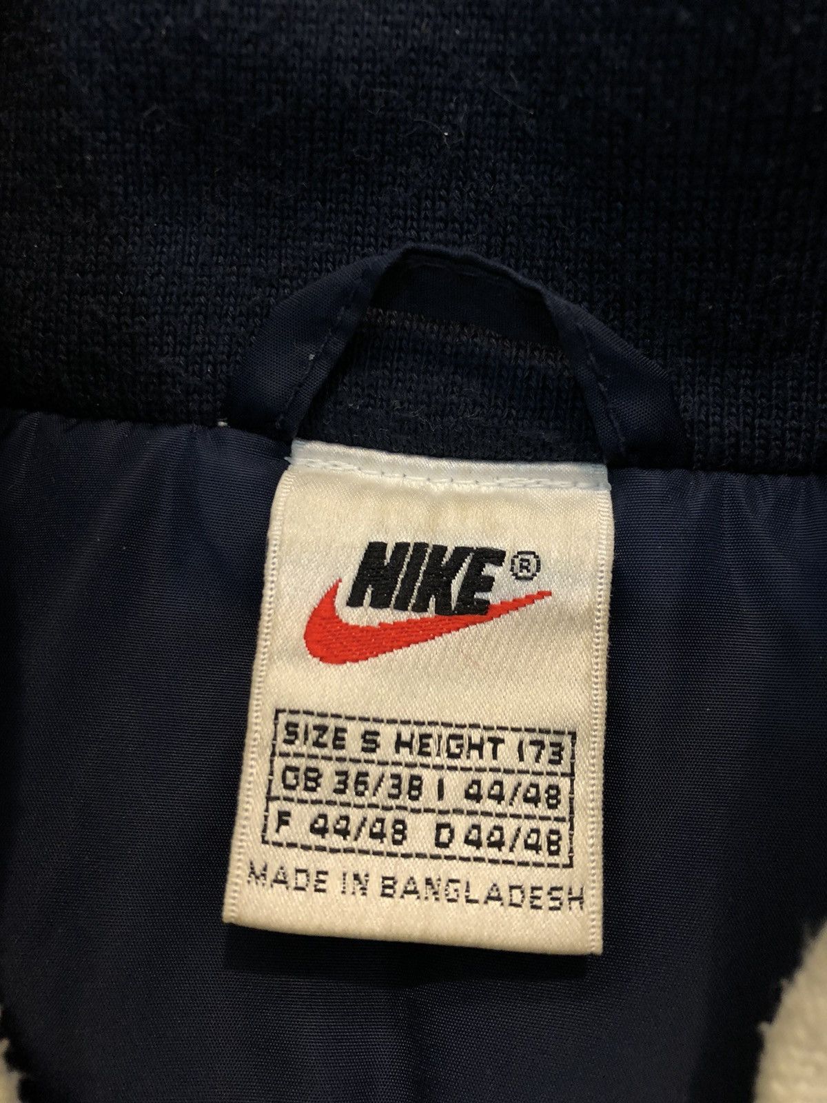 Nike × Vintage Big Logo Vintage Nike Nylon Light Puffer Jacket Size US M / EU 48-50 / 2 - 5 Thumbnail