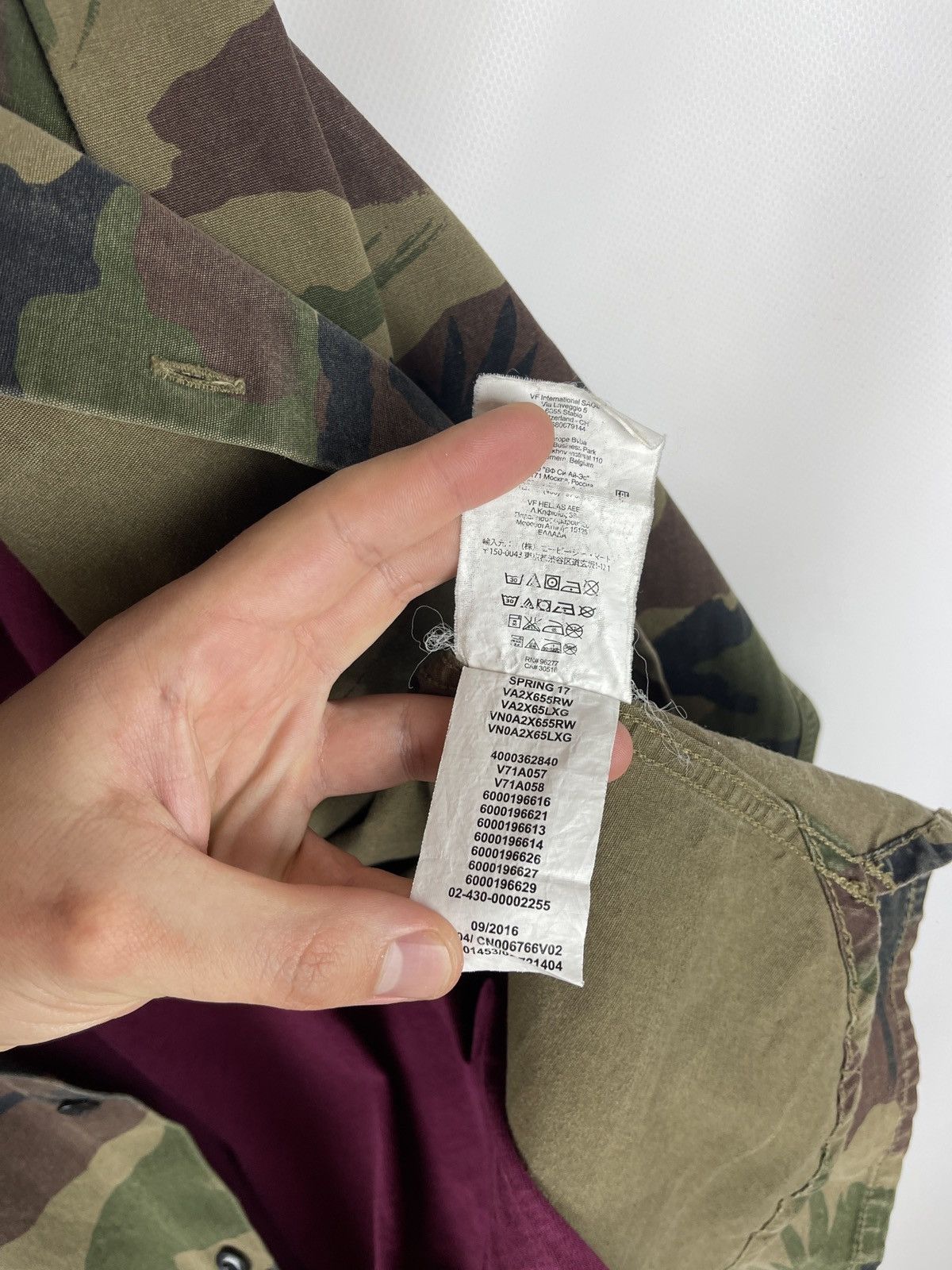 Vans Vans camouflage camo long sleeve shirt overshirt jacket Size US S / EU 44-46 / 1 - 11 Thumbnail